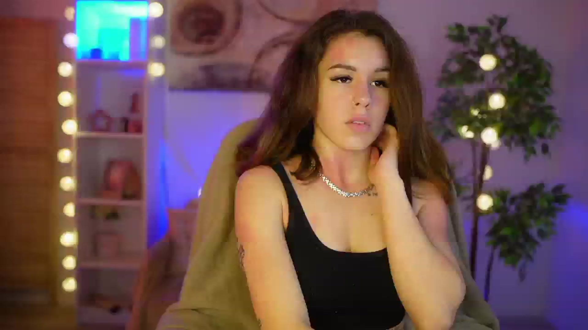 Gallery image thumbnail from Alyssa_Hall's myfreecams stream on, 03/17/2025, 17:58 image 4 of 20