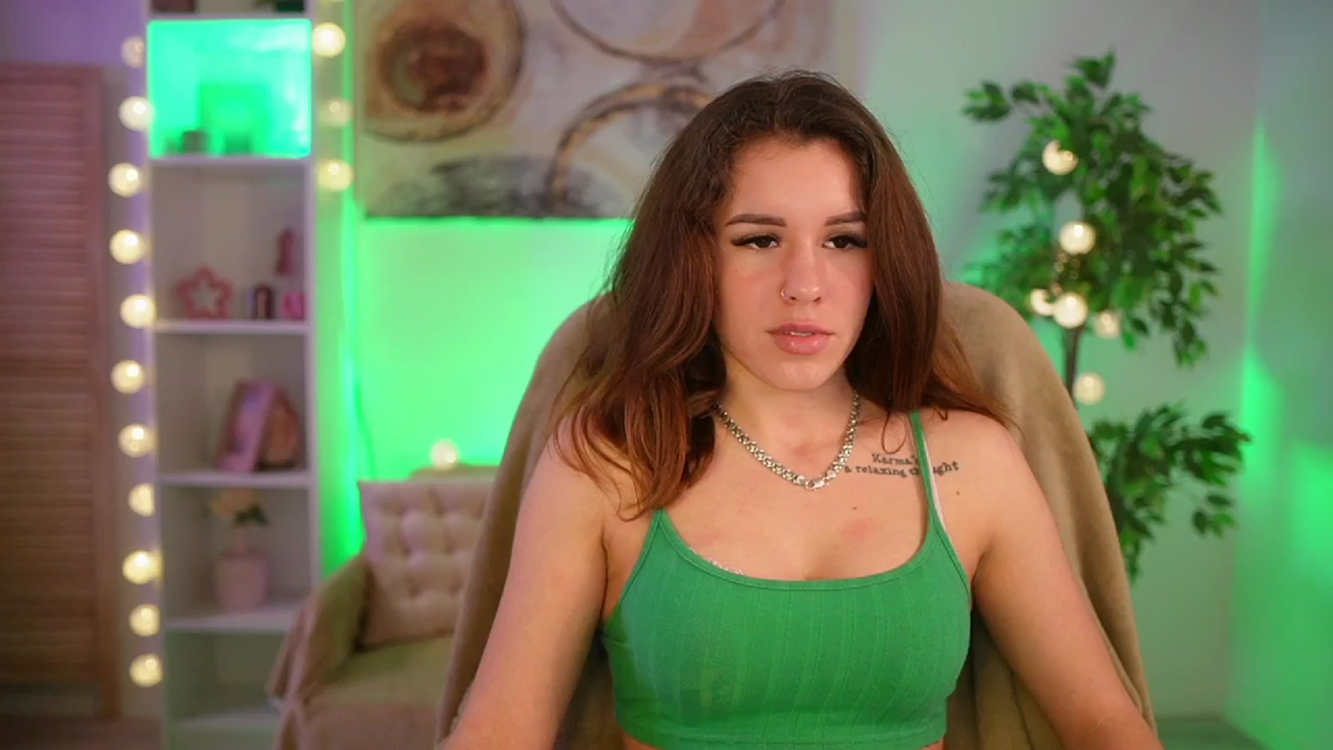 Gallery image thumbnail from Alyssa_Hall's myfreecams stream on, 03/18/2025, 15:12 image 10 of 20
