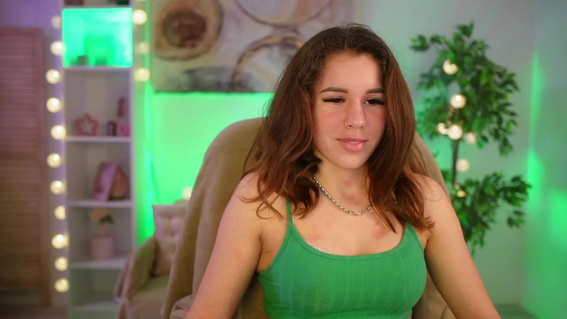 Gallery image thumbnail from Alyssa_Hall's myfreecams stream on, 03/18/2025, 15:12 image 5 of 20