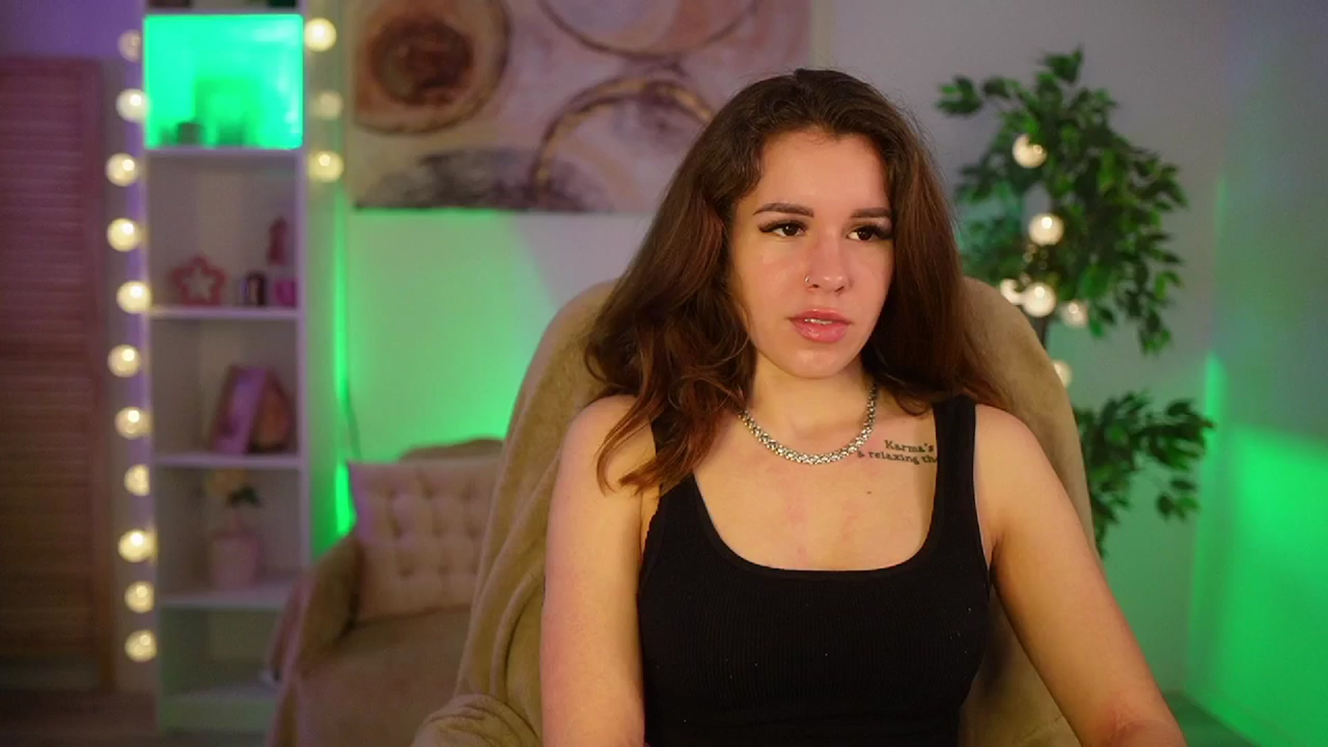 Gallery image thumbnail from Alyssa_Hall's myfreecams stream on, 03/19/2025, 16:04 image 20 of 20