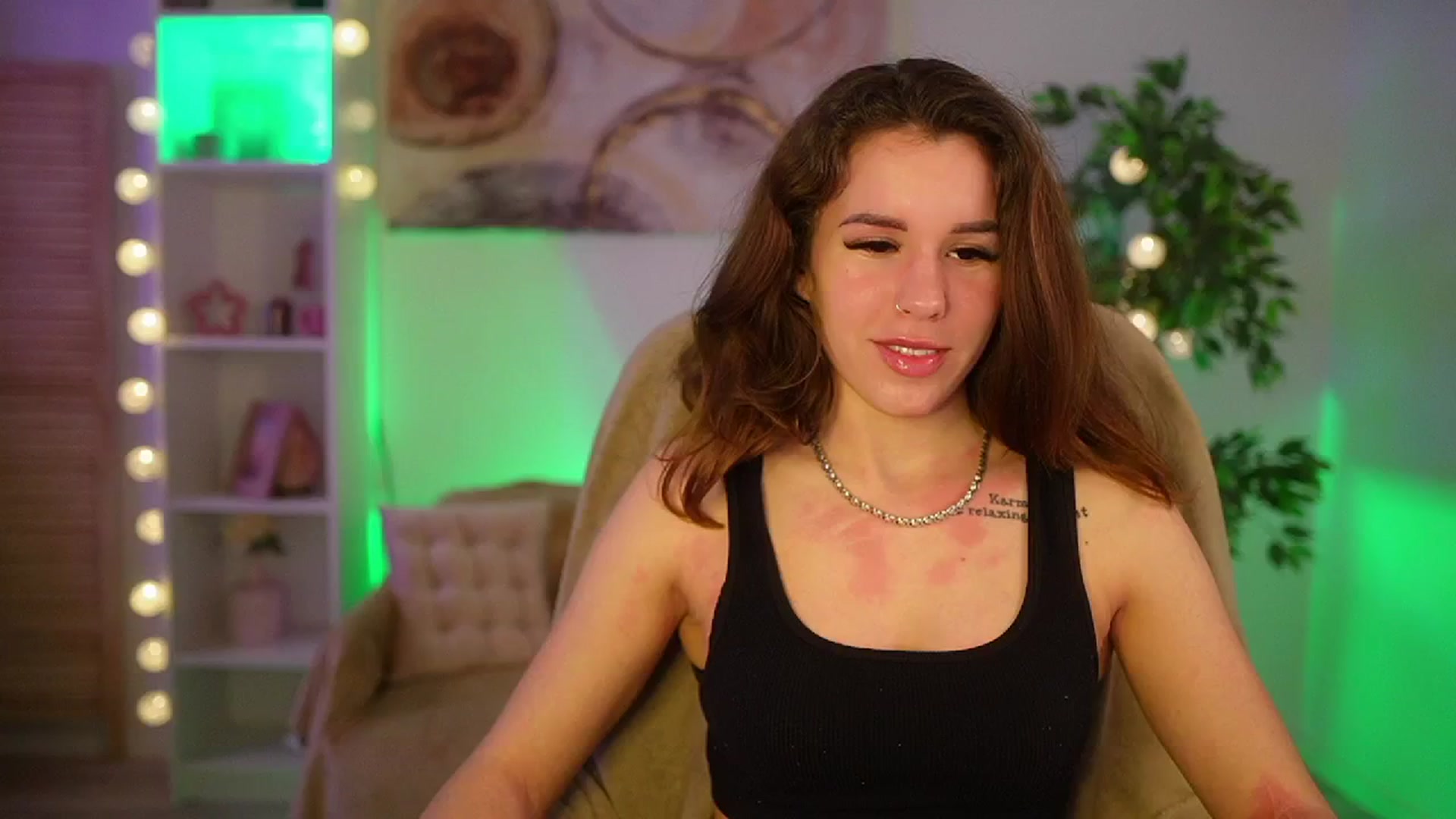 Gallery image thumbnail from Alyssa_Hall's myfreecams stream on, 03/19/2025, 16:04 image 16 of 20
