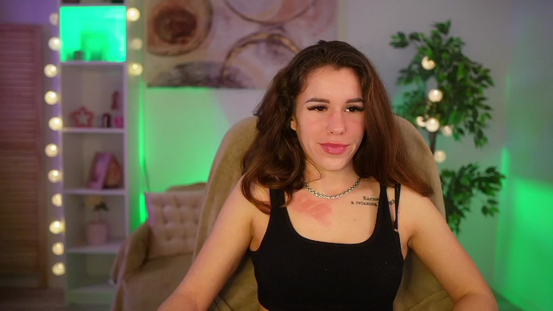 Gallery image thumbnail from Alyssa_Hall's myfreecams stream on, 03/19/2025, 16:04 image 13 of 20