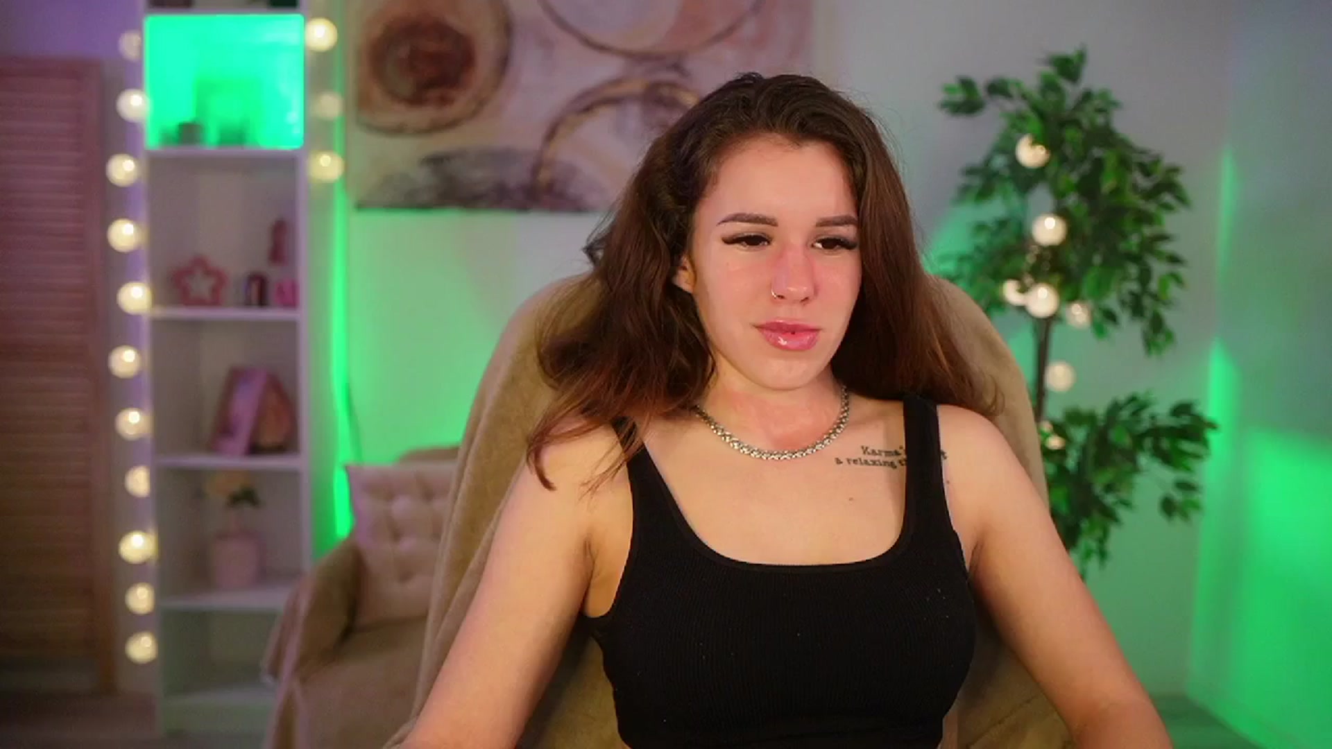 Gallery image thumbnail from Alyssa_Hall's myfreecams stream on, 03/19/2025, 16:04 image 9 of 20