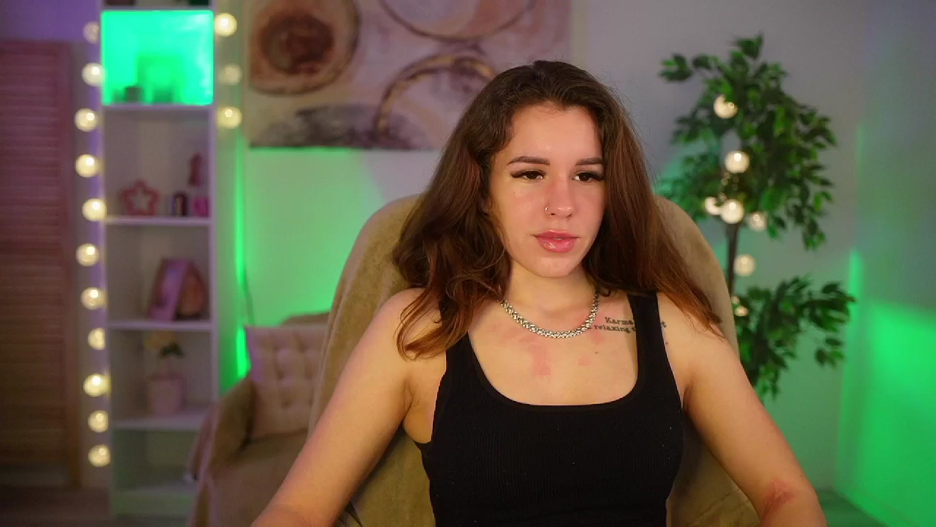 Gallery image thumbnail from Alyssa_Hall's myfreecams stream on, 03/19/2025, 16:04 image 18 of 20