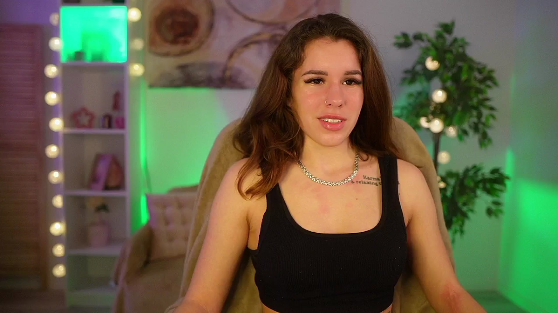 Gallery image thumbnail from Alyssa_Hall's myfreecams stream on, 03/19/2025, 16:04 image 19 of 20