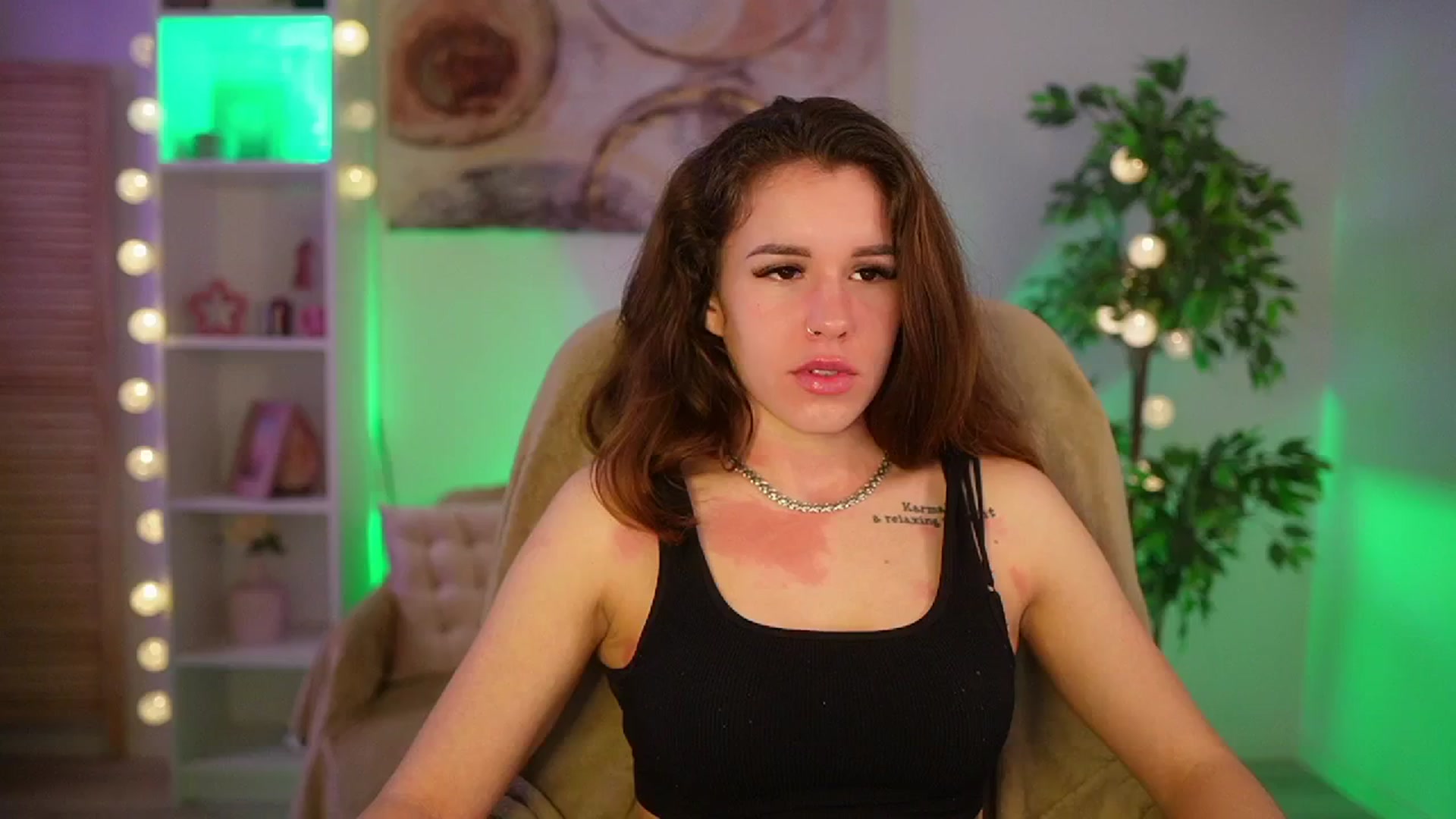 Gallery image thumbnail from Alyssa_Hall's myfreecams stream on, 03/19/2025, 16:04 image 11 of 20