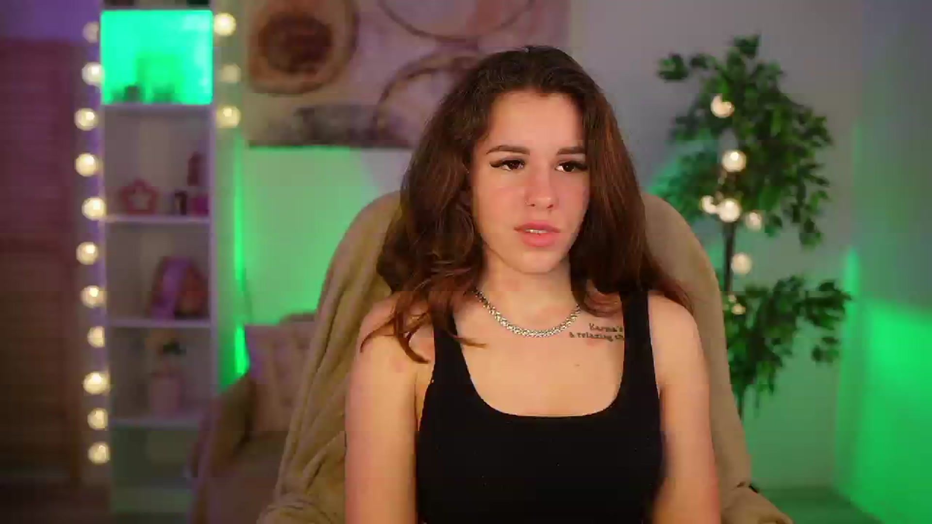 Gallery image thumbnail from Alyssa_Hall's myfreecams stream on, 03/19/2025, 18:08 image 1 of 20