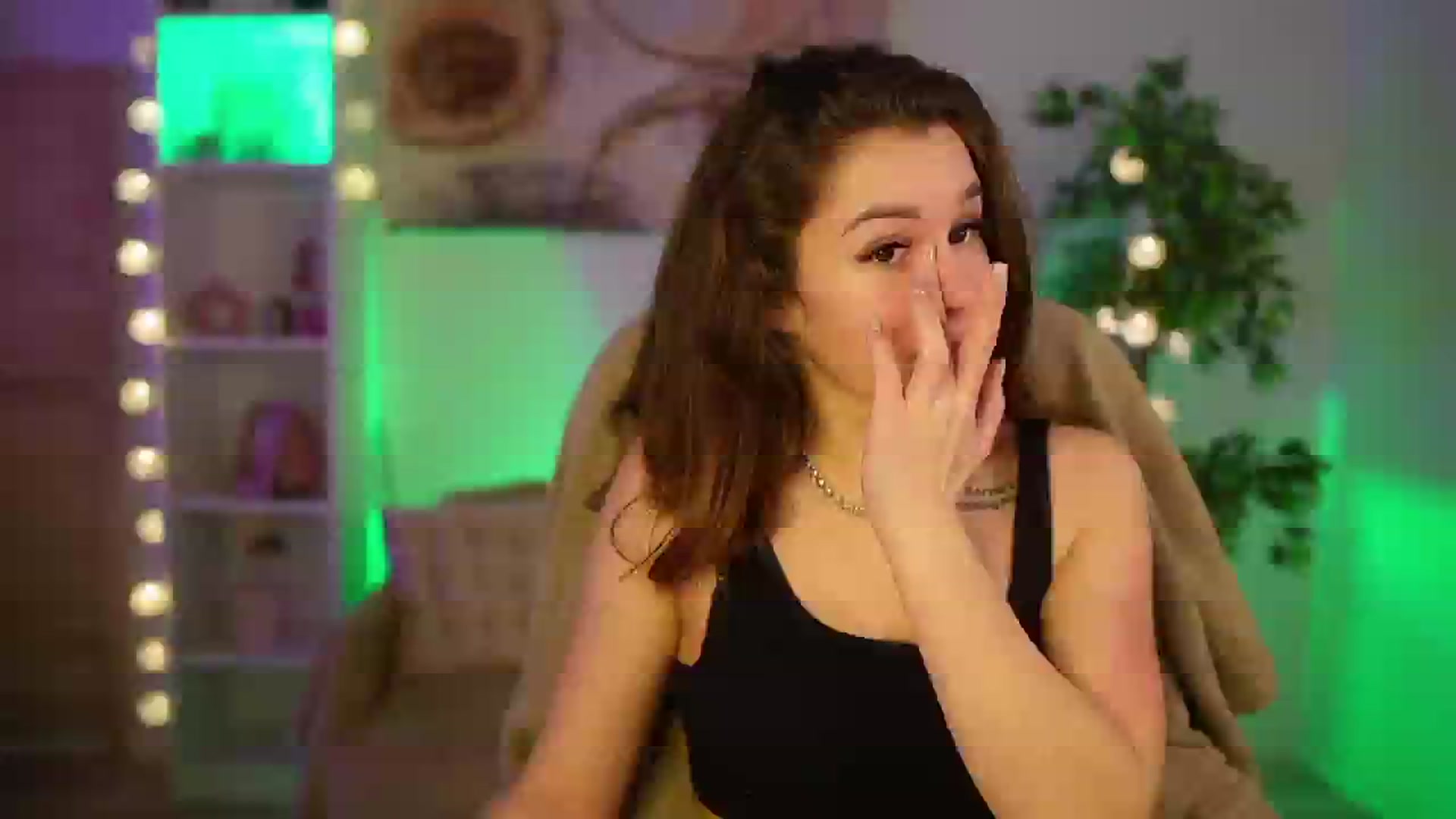 Gallery image thumbnail from Alyssa_Hall's myfreecams stream on, 03/19/2025, 18:31 image 19 of 20