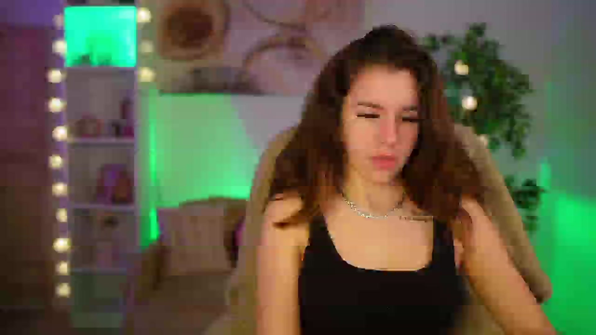 Gallery image thumbnail from Alyssa_Hall's myfreecams stream on, 03/19/2025, 18:31 image 1 of 20
