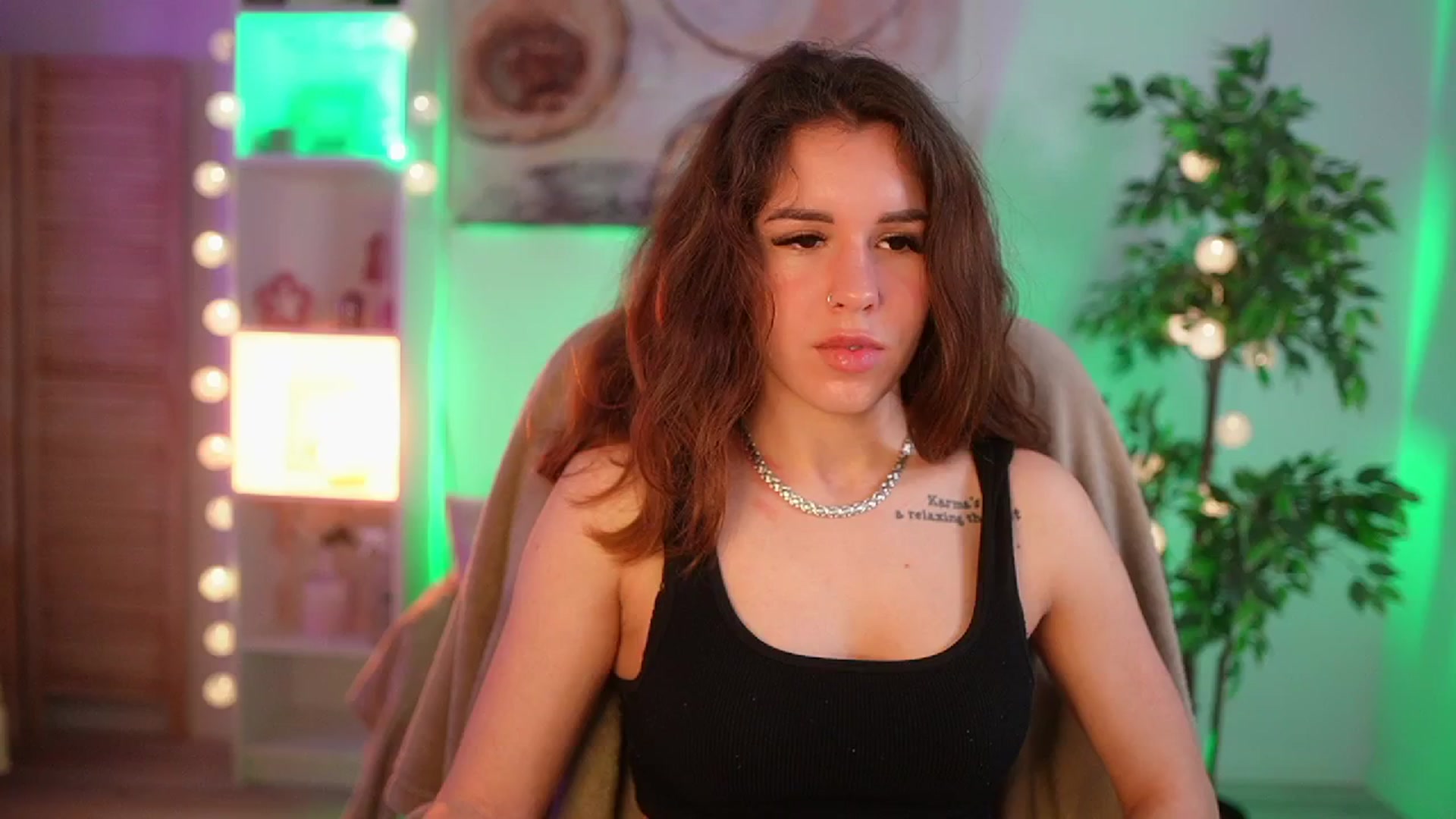 Gallery image thumbnail from Alyssa_Hall's myfreecams stream on, 03/24/2025, 16:11 image 19 of 20