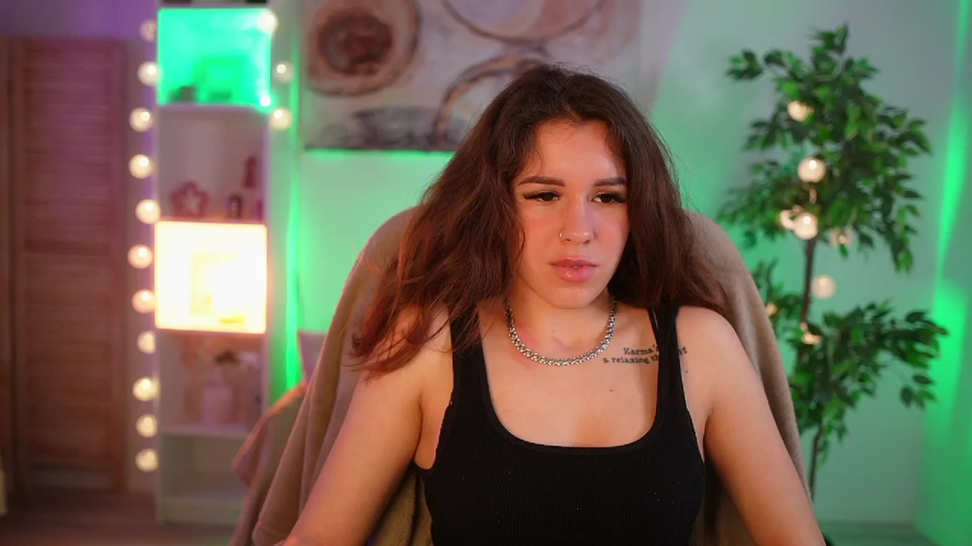 Gallery image thumbnail from Alyssa_Hall's myfreecams stream on, 03/24/2025, 16:11 image 18 of 20