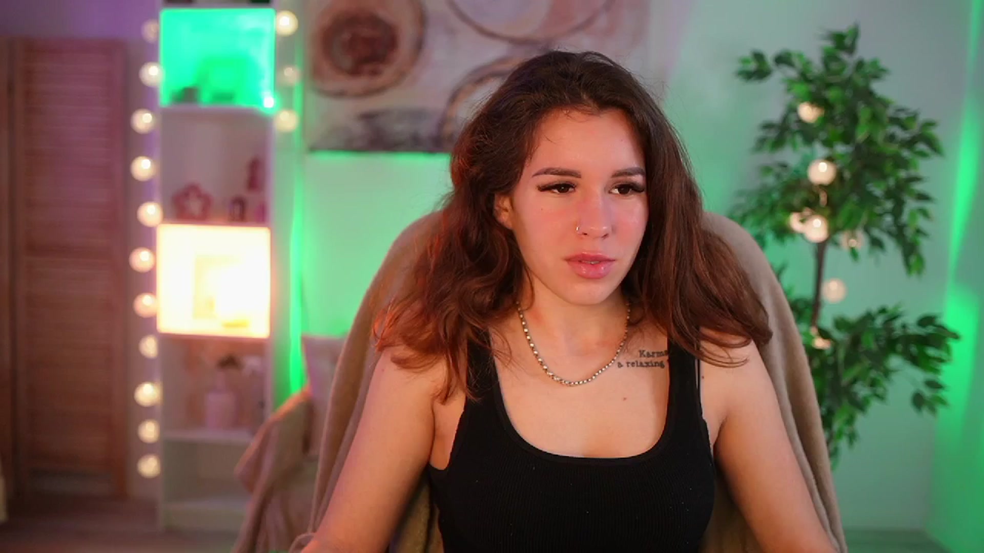 Gallery image thumbnail from Alyssa_Hall's myfreecams stream on, 03/24/2025, 16:11 image 10 of 20