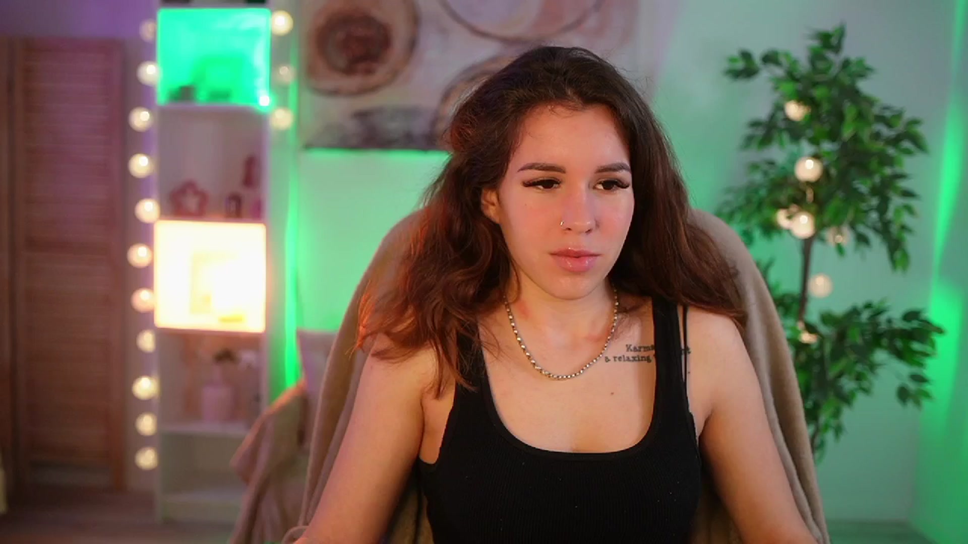 Gallery image thumbnail from Alyssa_Hall's myfreecams stream on, 03/24/2025, 16:11 image 9 of 20