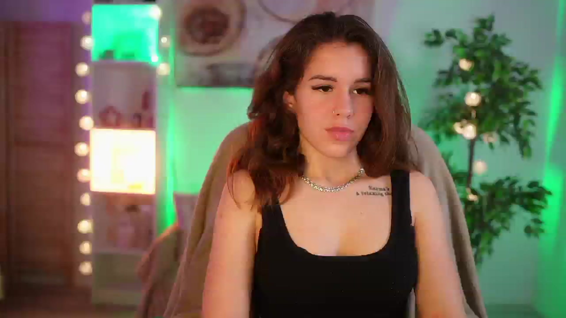 Gallery image thumbnail from Alyssa_Hall's myfreecams stream on, 03/24/2025, 18:02 image 20 of 20