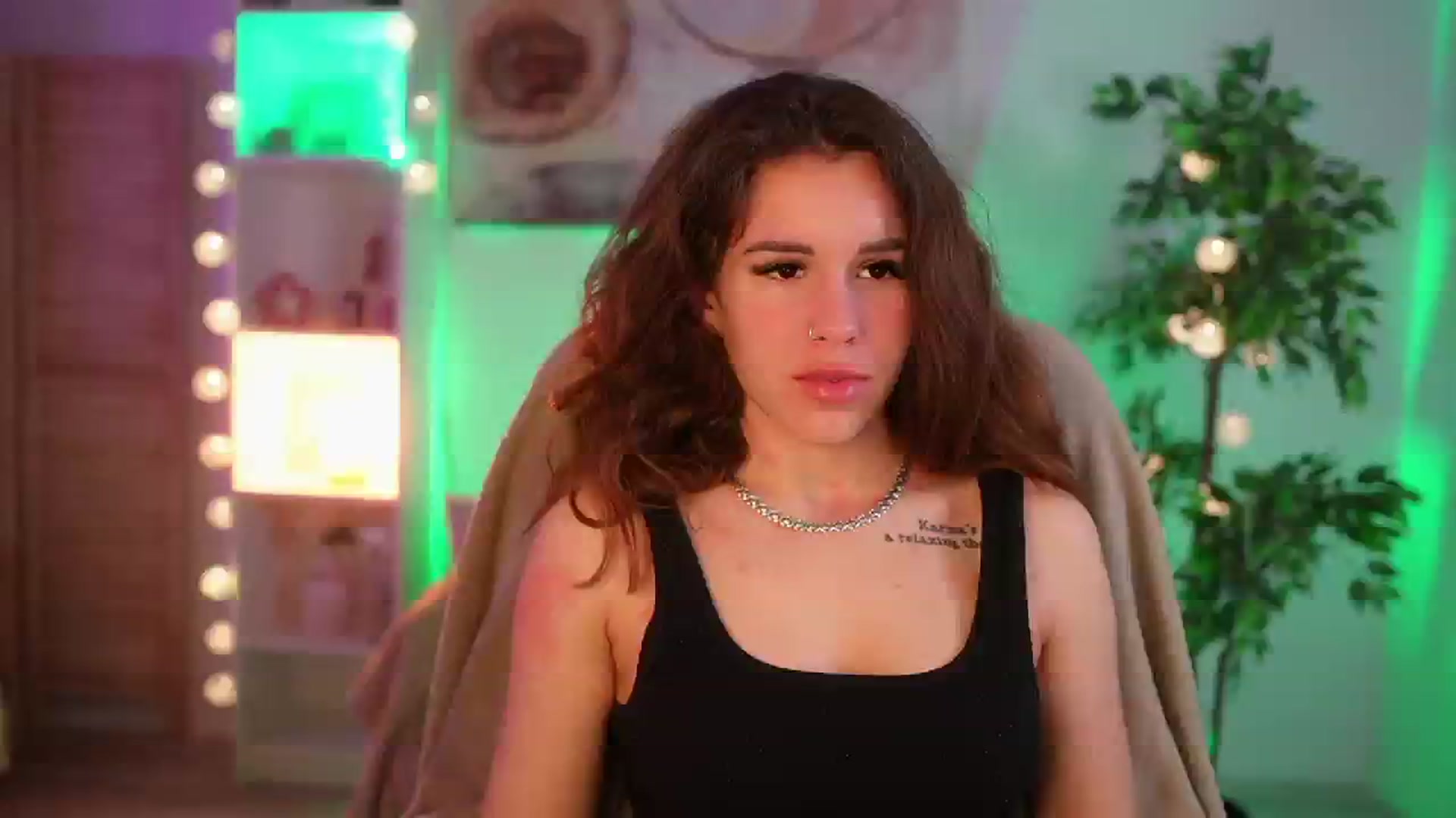 Gallery image thumbnail from Alyssa_Hall's myfreecams stream on, 03/24/2025, 18:02 image 1 of 20
