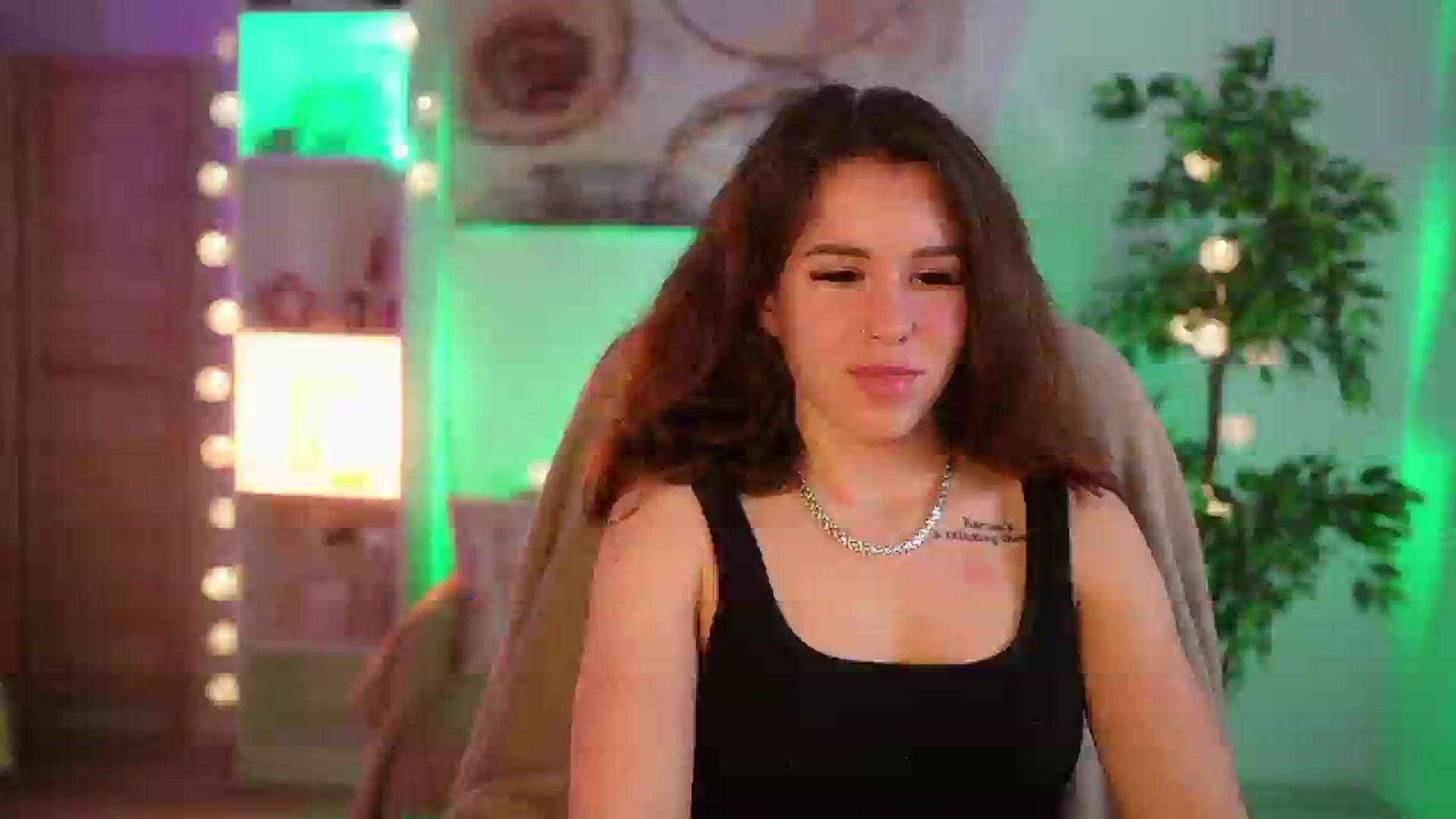 Gallery image thumbnail from Alyssa_Hall's myfreecams stream on, 03/24/2025, 18:52 image 9 of 20