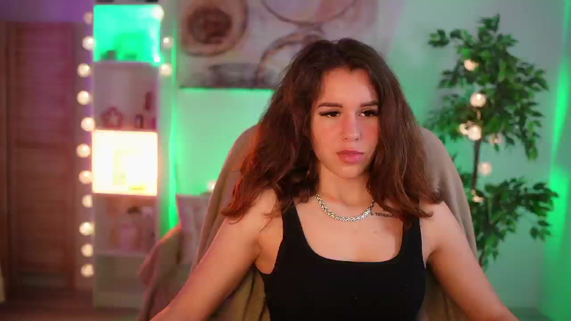 Gallery image thumbnail from Alyssa_Hall's myfreecams stream on, 03/24/2025, 18:52 image 13 of 20