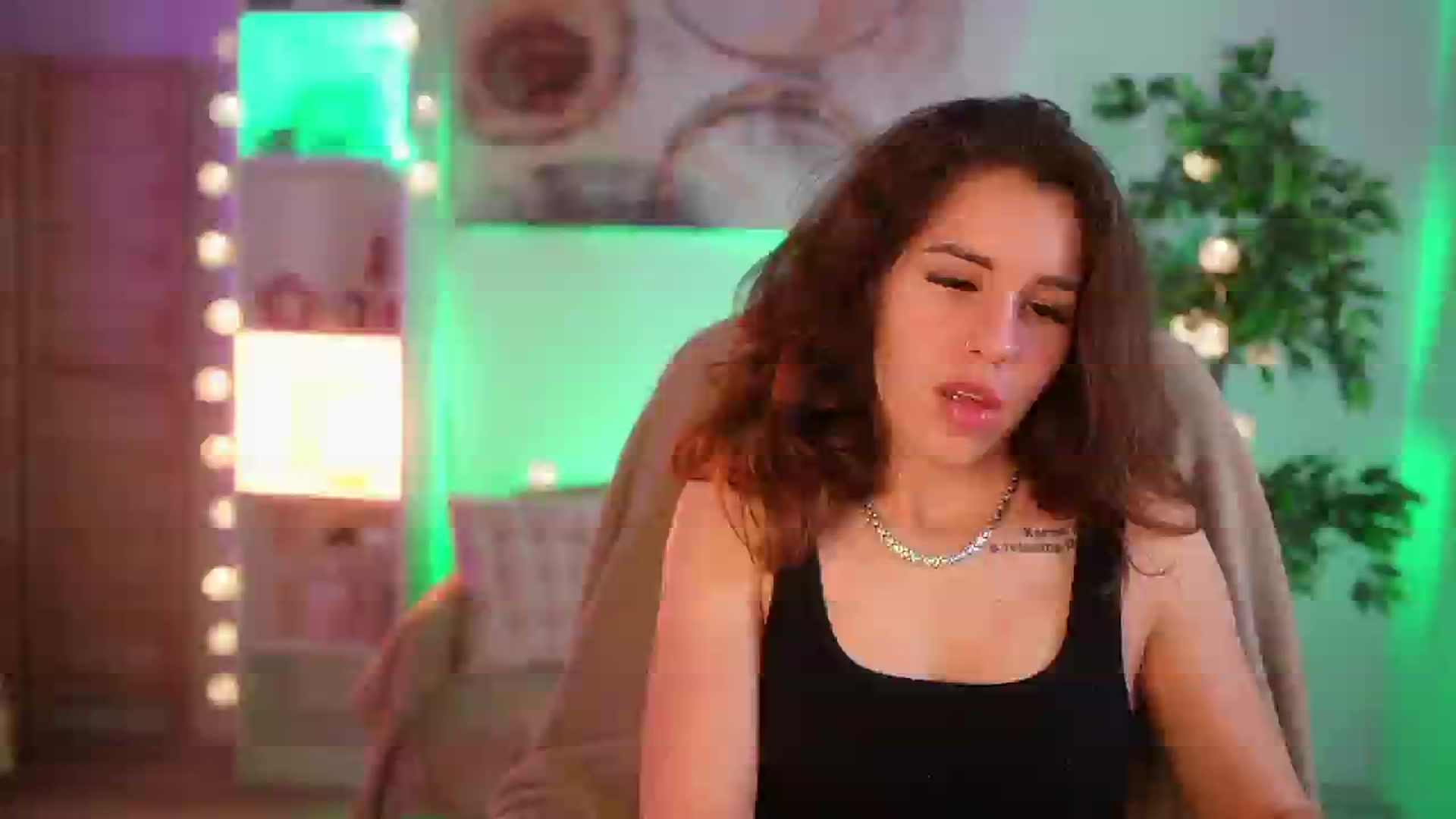 Gallery image thumbnail from Alyssa_Hall's myfreecams stream on, 03/24/2025, 18:52 image 19 of 20