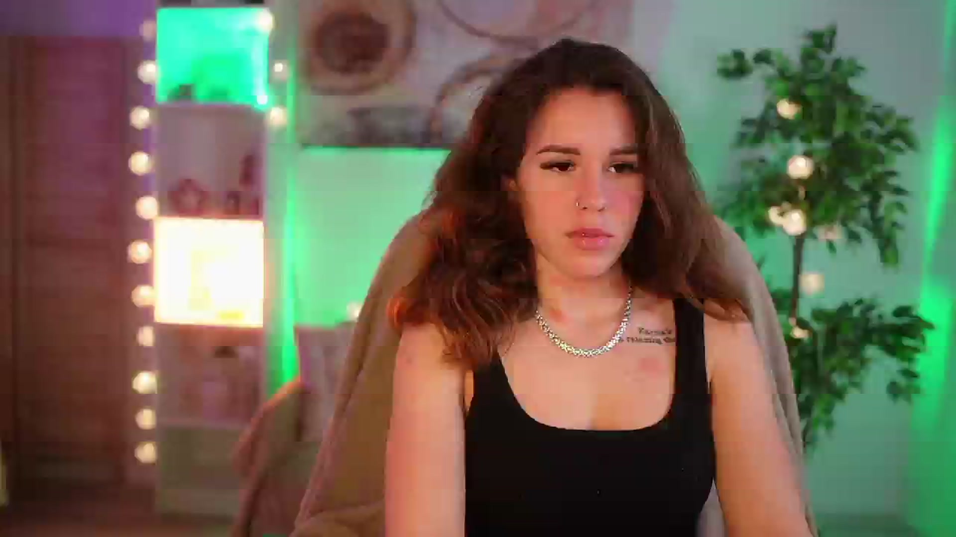 Gallery image thumbnail from Alyssa_Hall's myfreecams stream on, 03/24/2025, 18:52 image 4 of 20