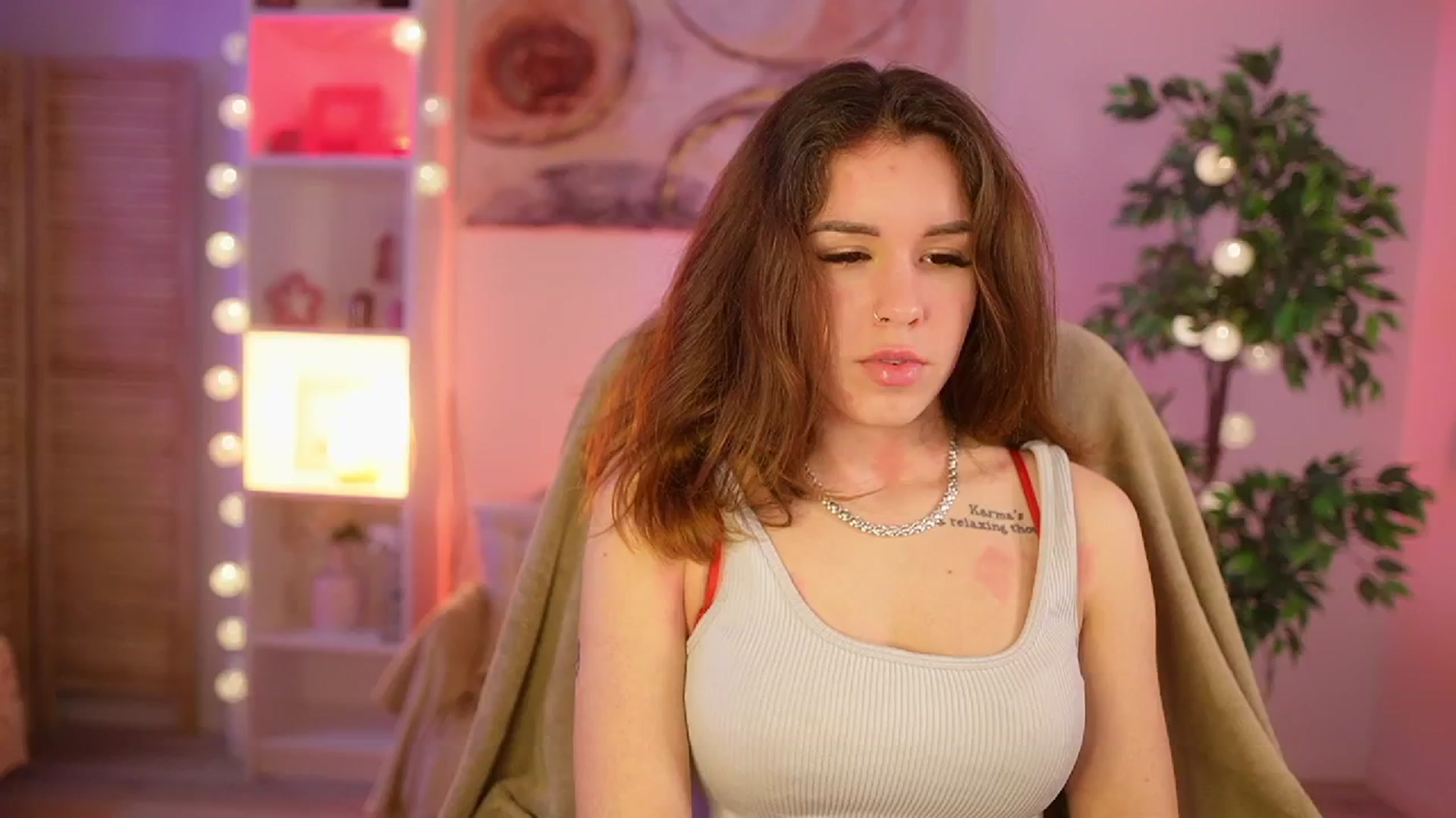 Gallery image thumbnail from Alyssa_Hall's myfreecams stream on, 03/25/2025, 15:04 image 19 of 20