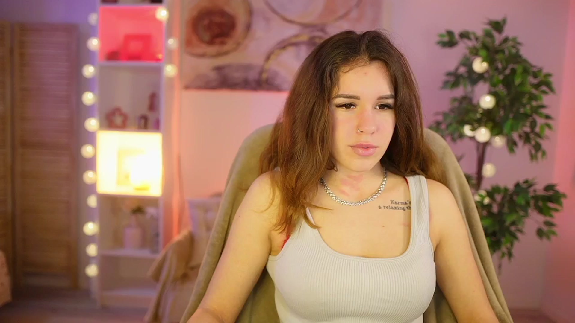 Gallery image thumbnail from Alyssa_Hall's myfreecams stream on, 03/25/2025, 15:04 image 7 of 20