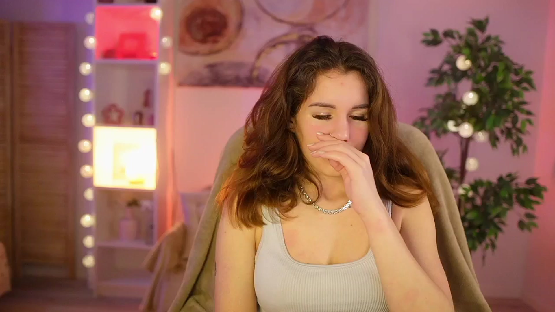 Gallery image thumbnail from Alyssa_Hall's myfreecams stream on, 03/25/2025, 15:52 image 8 of 20