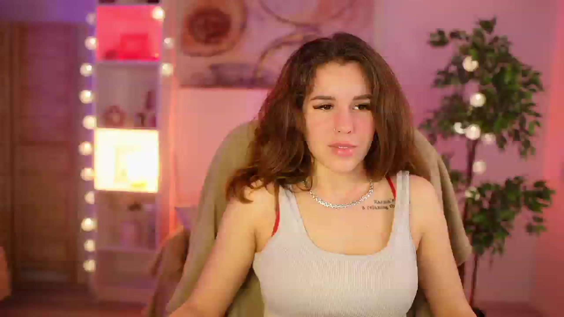 Gallery image thumbnail from Alyssa_Hall's myfreecams stream on, 03/25/2025, 18:03 image 20 of 20