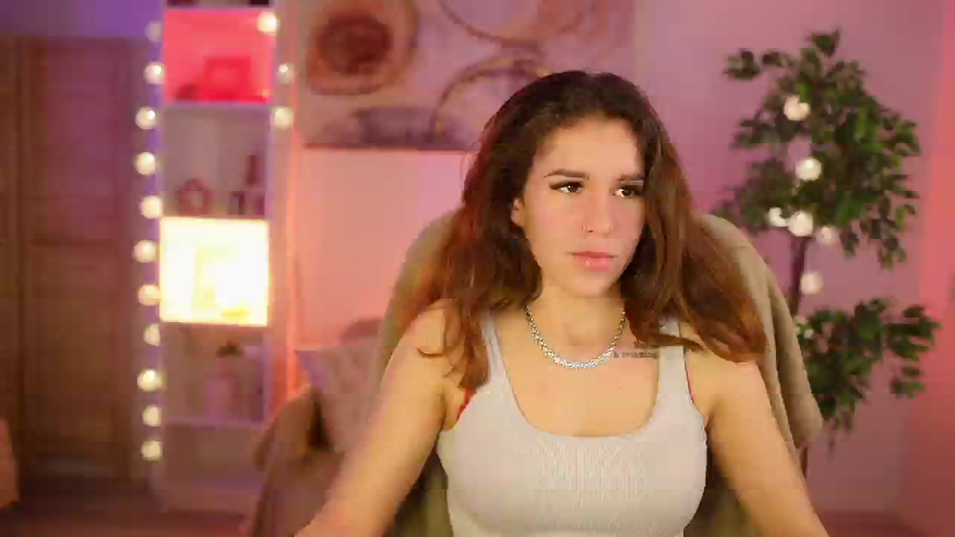 Gallery image thumbnail from Alyssa_Hall's myfreecams stream on, 03/25/2025, 18:03 image 2 of 20