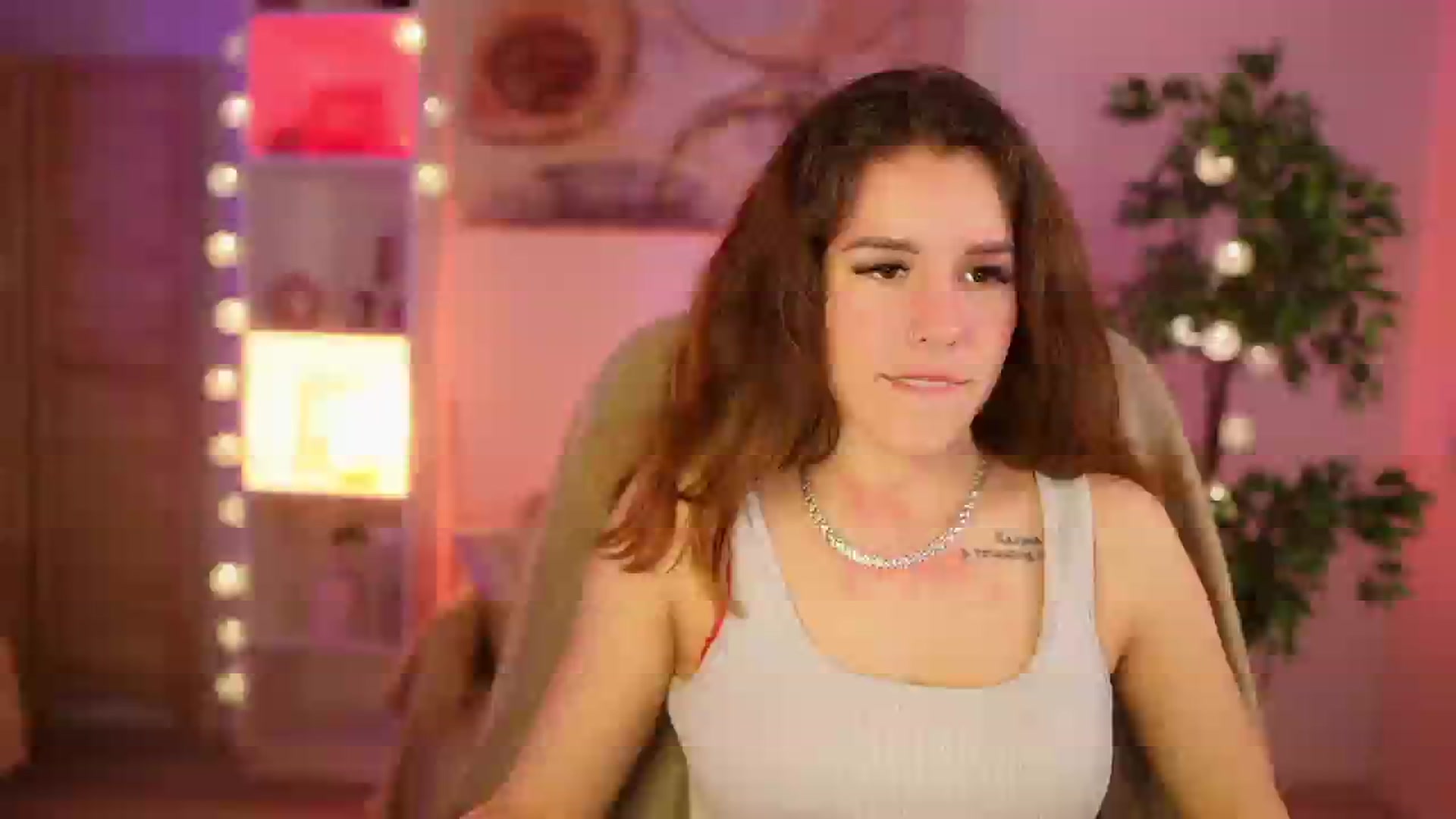 Gallery image thumbnail from Alyssa_Hall's myfreecams stream on, 03/25/2025, 18:42 image 5 of 20