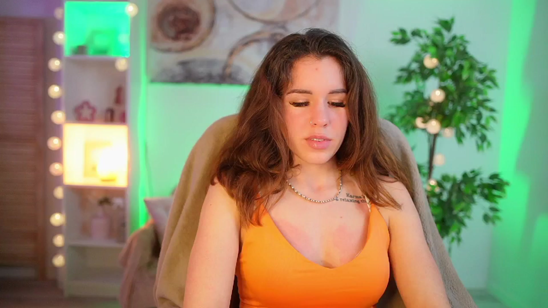 Gallery image thumbnail from Alyssa_Hall's myfreecams stream on, 03/26/2025, 16:00 image 18 of 20