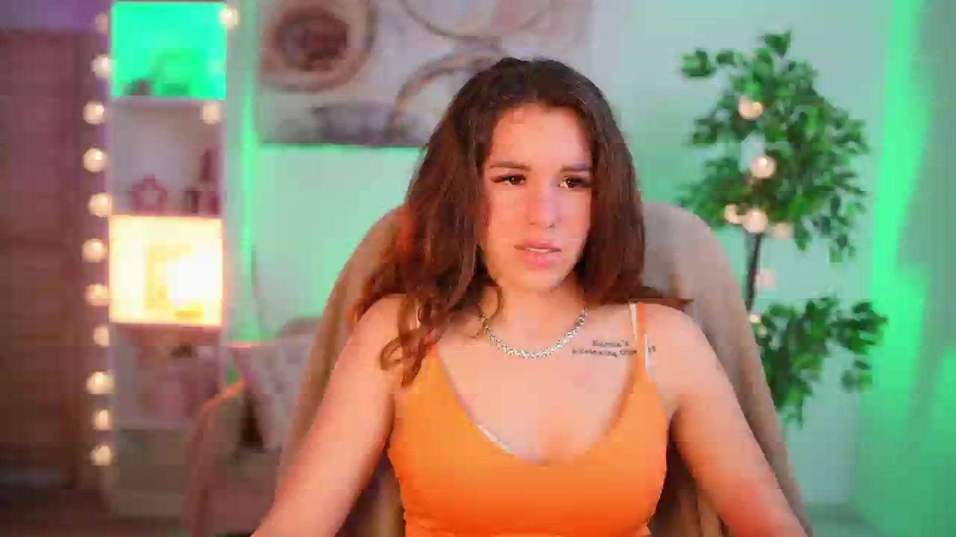 Gallery image thumbnail from Alyssa_Hall's myfreecams stream on, 03/26/2025, 18:32 image 19 of 20