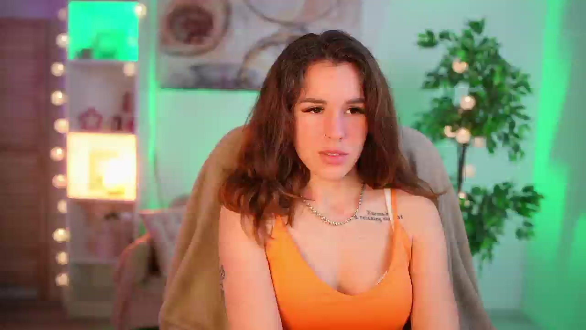 Gallery image thumbnail from Alyssa_Hall's myfreecams stream on, 03/26/2025, 18:32 image 2 of 20