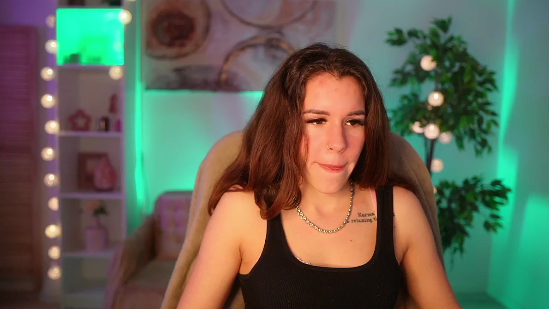 Gallery image thumbnail from Alyssa_Hall's myfreecams stream on, 03/28/2025, 15:59 image 17 of 20