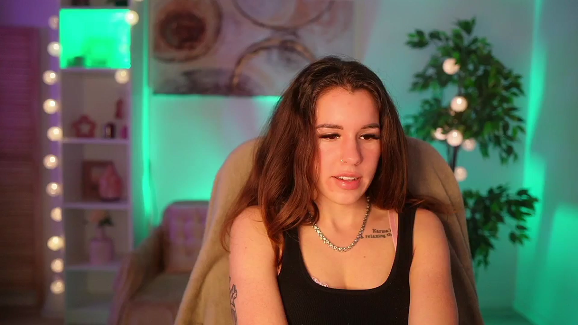 Gallery image thumbnail from Alyssa_Hall's myfreecams stream on, 03/28/2025, 15:59 image 19 of 20