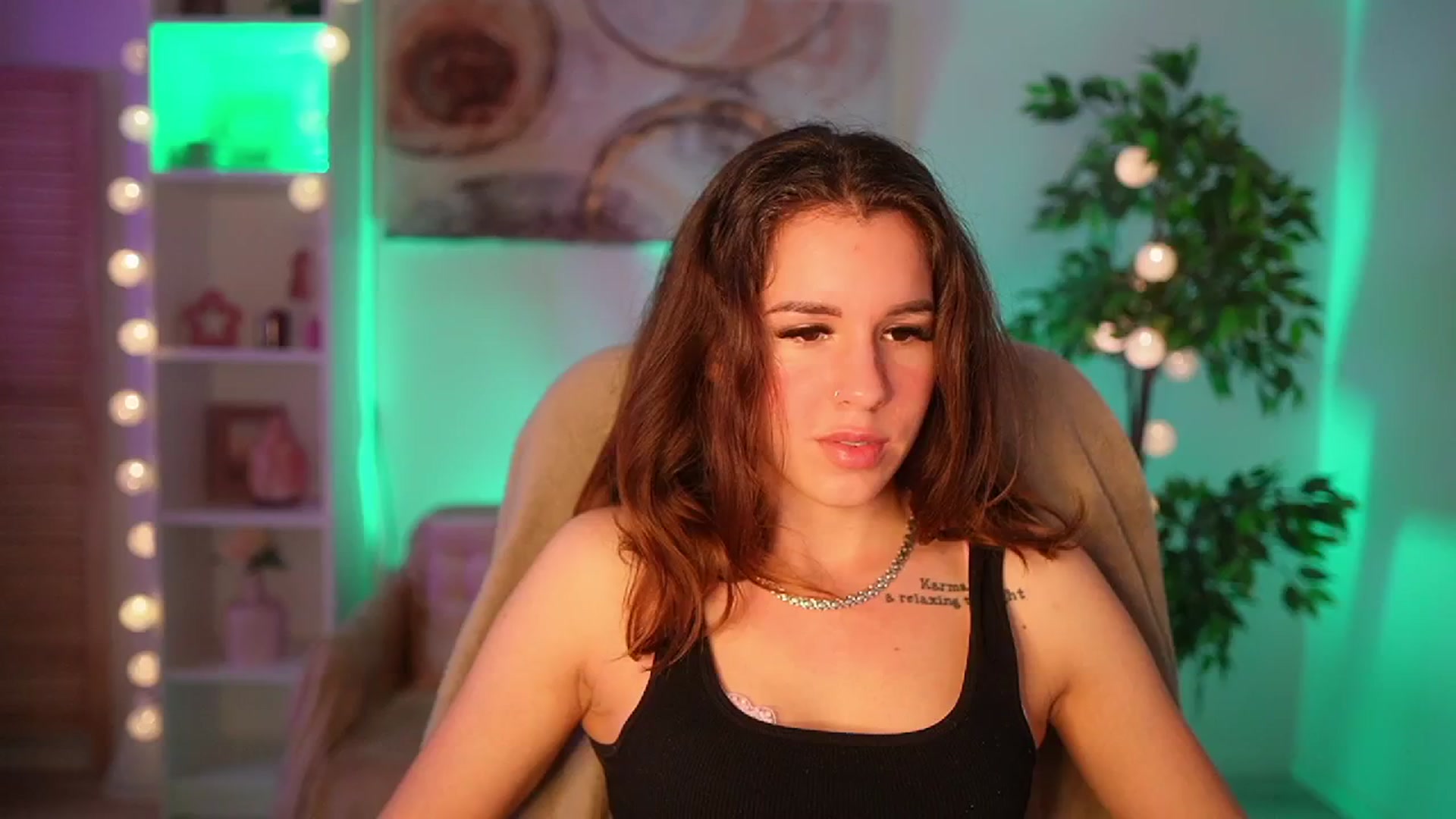Gallery image thumbnail from Alyssa_Hall's myfreecams stream on, 03/28/2025, 15:59 image 13 of 20