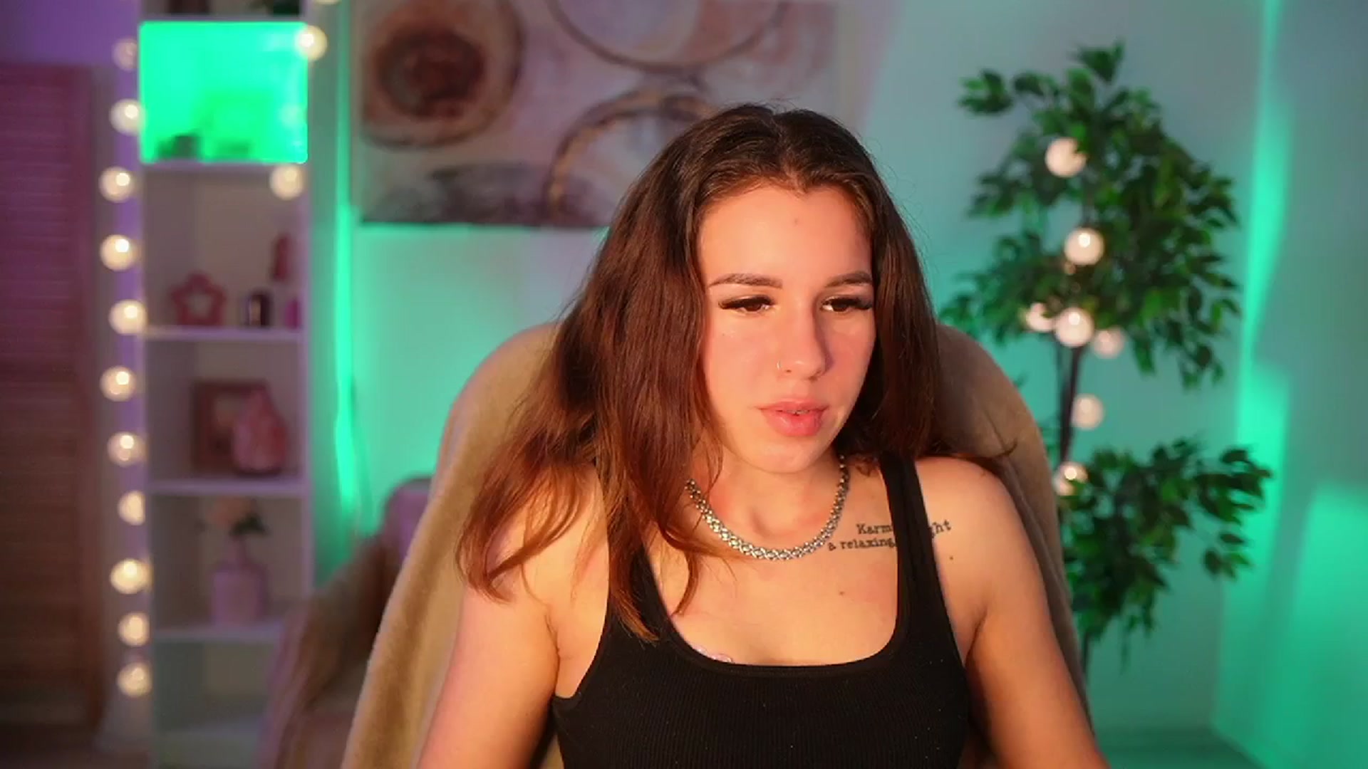 Gallery image thumbnail from Alyssa_Hall's myfreecams stream on, 03/28/2025, 15:59 image 5 of 20