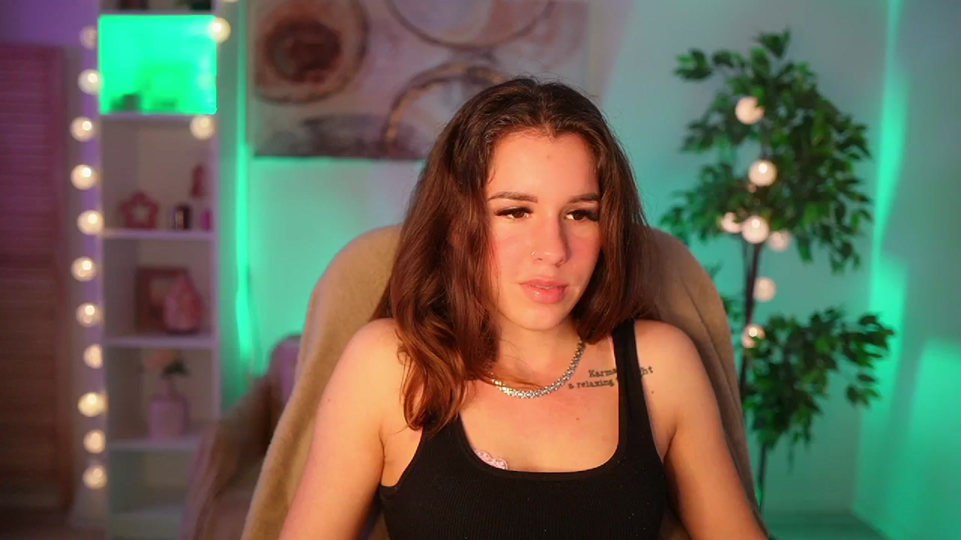 Gallery image thumbnail from Alyssa_Hall's myfreecams stream on, 03/28/2025, 15:59 image 12 of 20