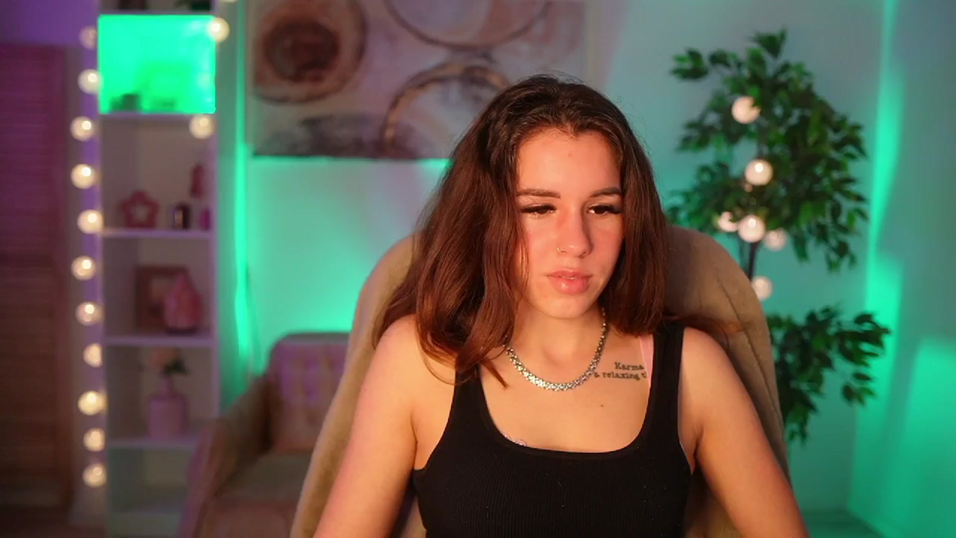 Gallery image thumbnail from Alyssa_Hall's myfreecams stream on, 03/28/2025, 15:59 image 20 of 20