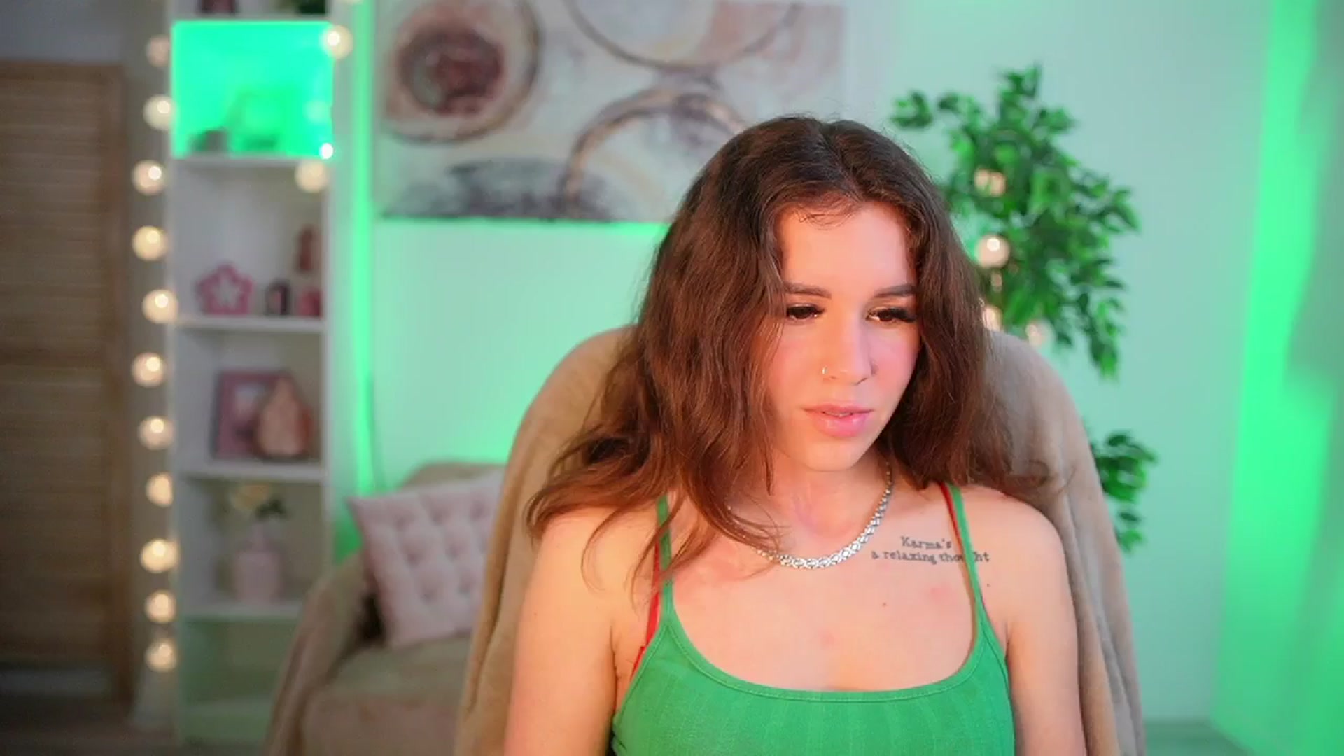 Gallery image thumbnail from Alyssa_Hall's myfreecams stream on, 03/31/2025, 14:49 image 16 of 20