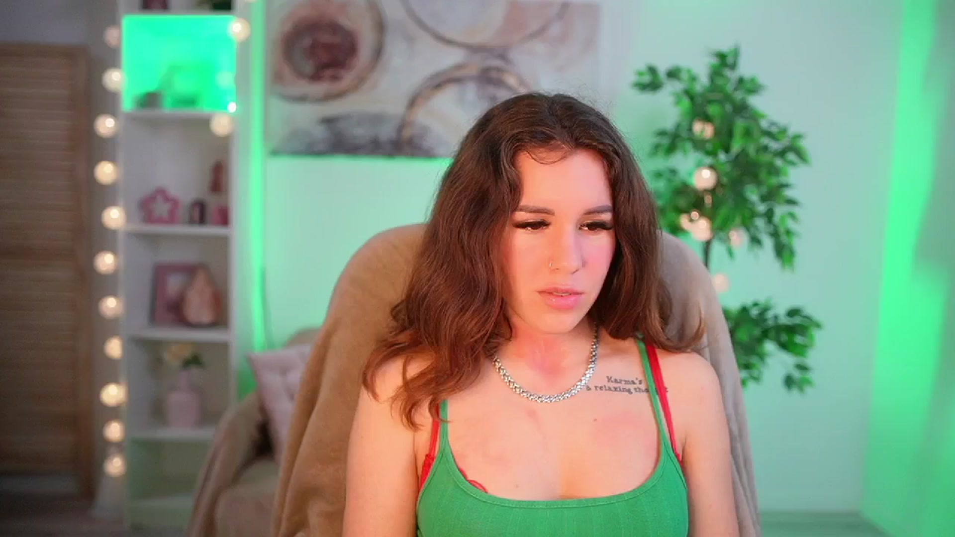 Gallery image thumbnail from Alyssa_Hall's myfreecams stream on, 03/31/2025, 14:49 image 11 of 20