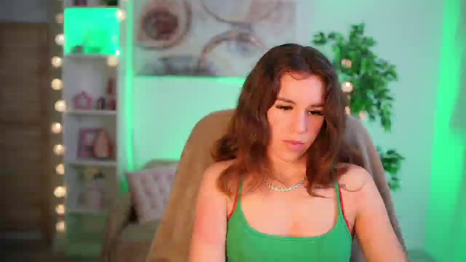 Gallery image thumbnail from Alyssa_Hall's myfreecams stream on, 03/31/2025, 16:13 image 13 of 20