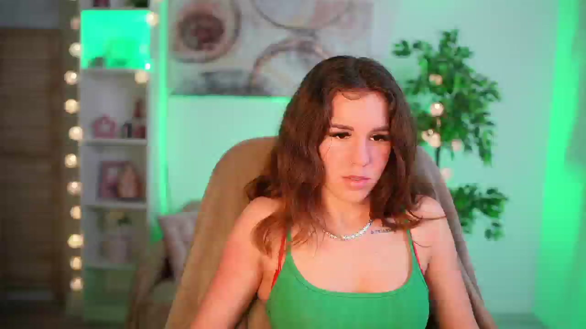 Gallery image thumbnail from Alyssa_Hall's myfreecams stream on, 03/31/2025, 16:13 image 16 of 20