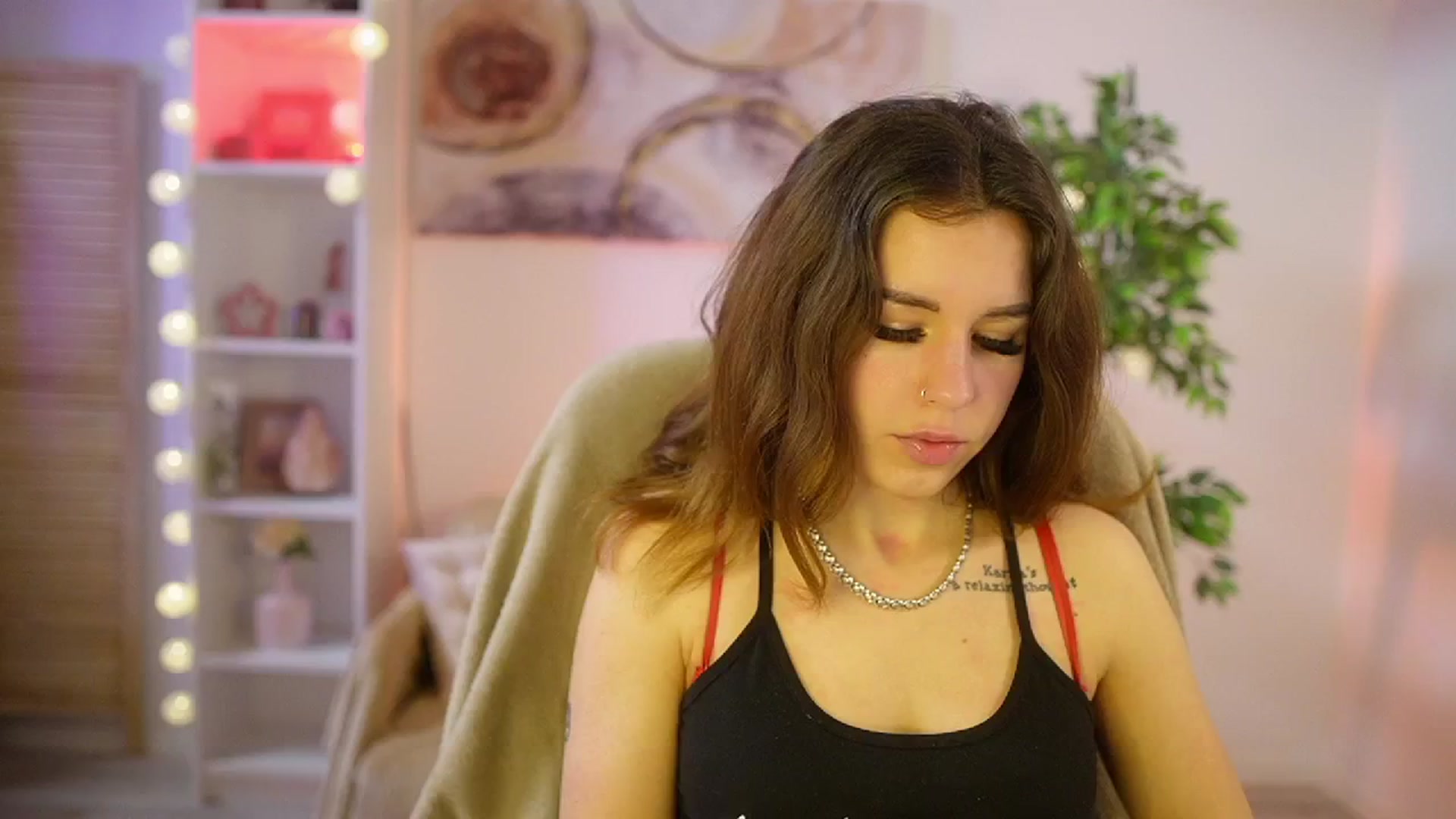 Gallery image thumbnail from Alyssa_Hall's myfreecams stream on, 04/01/2025, 14:01 image 3 of 20