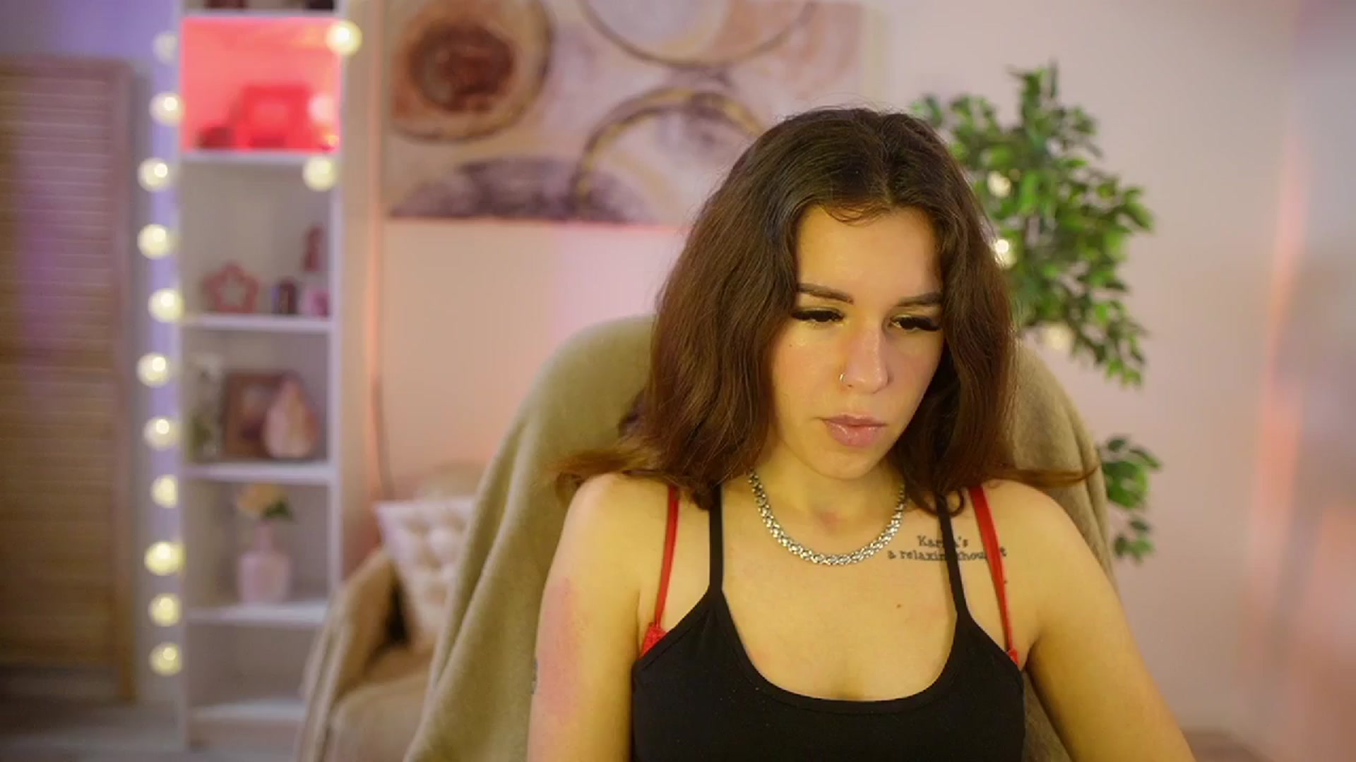 Gallery image thumbnail from Alyssa_Hall's myfreecams stream on, 04/01/2025, 14:01 image 10 of 20