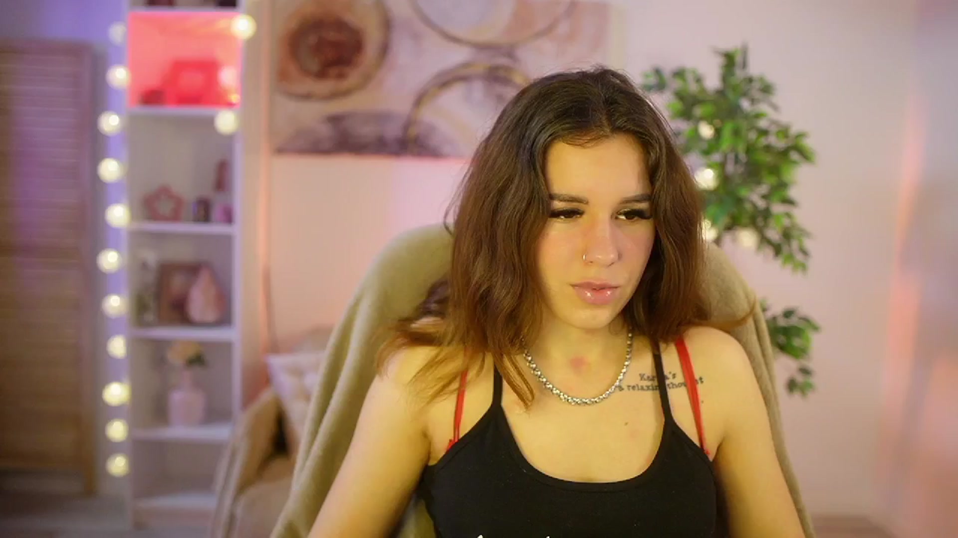 Gallery image thumbnail from Alyssa_Hall's myfreecams stream on, 04/01/2025, 14:01 image 4 of 20