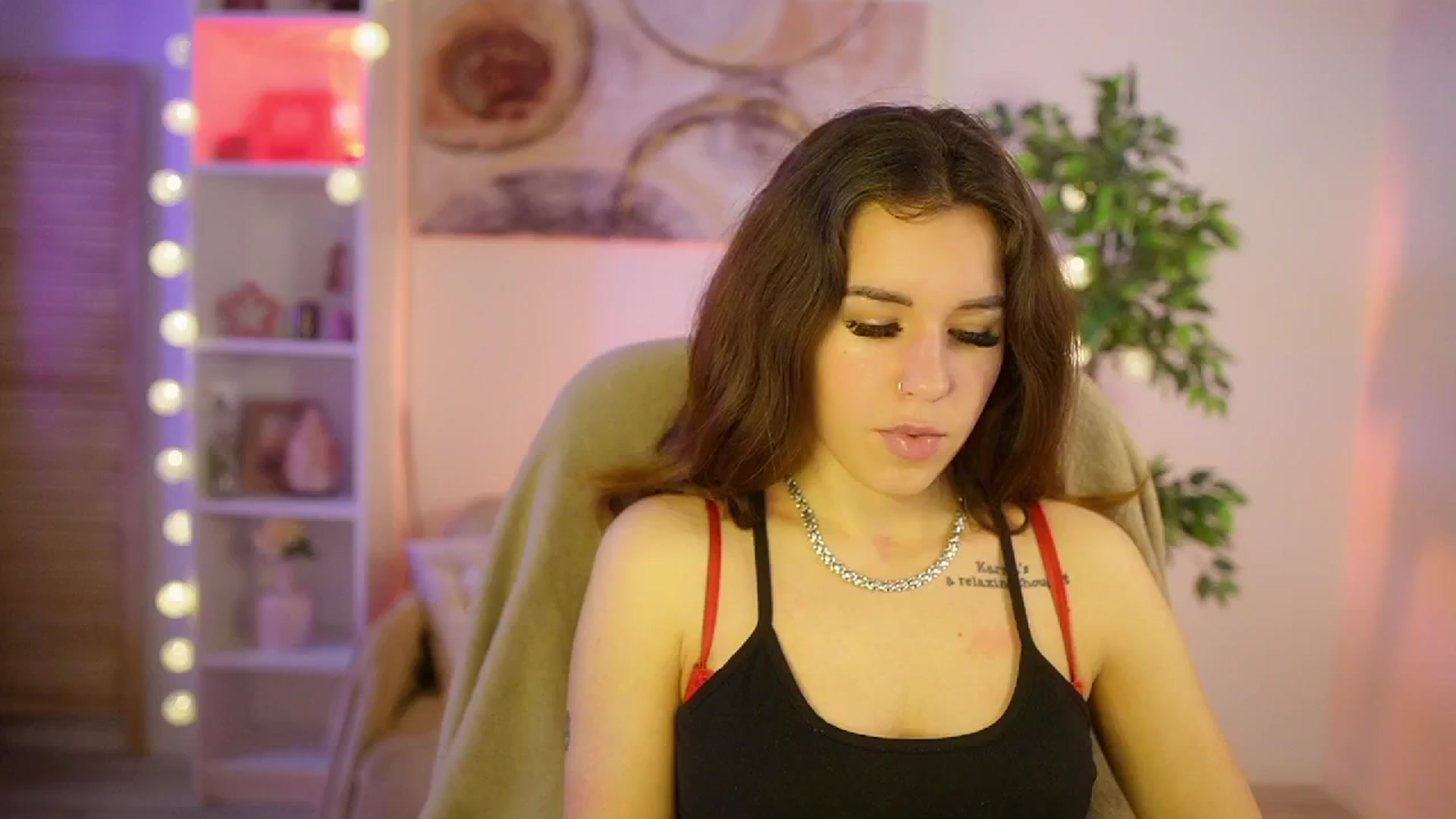 Gallery image thumbnail from Alyssa_Hall's myfreecams stream on, 04/01/2025, 14:01 image 7 of 20