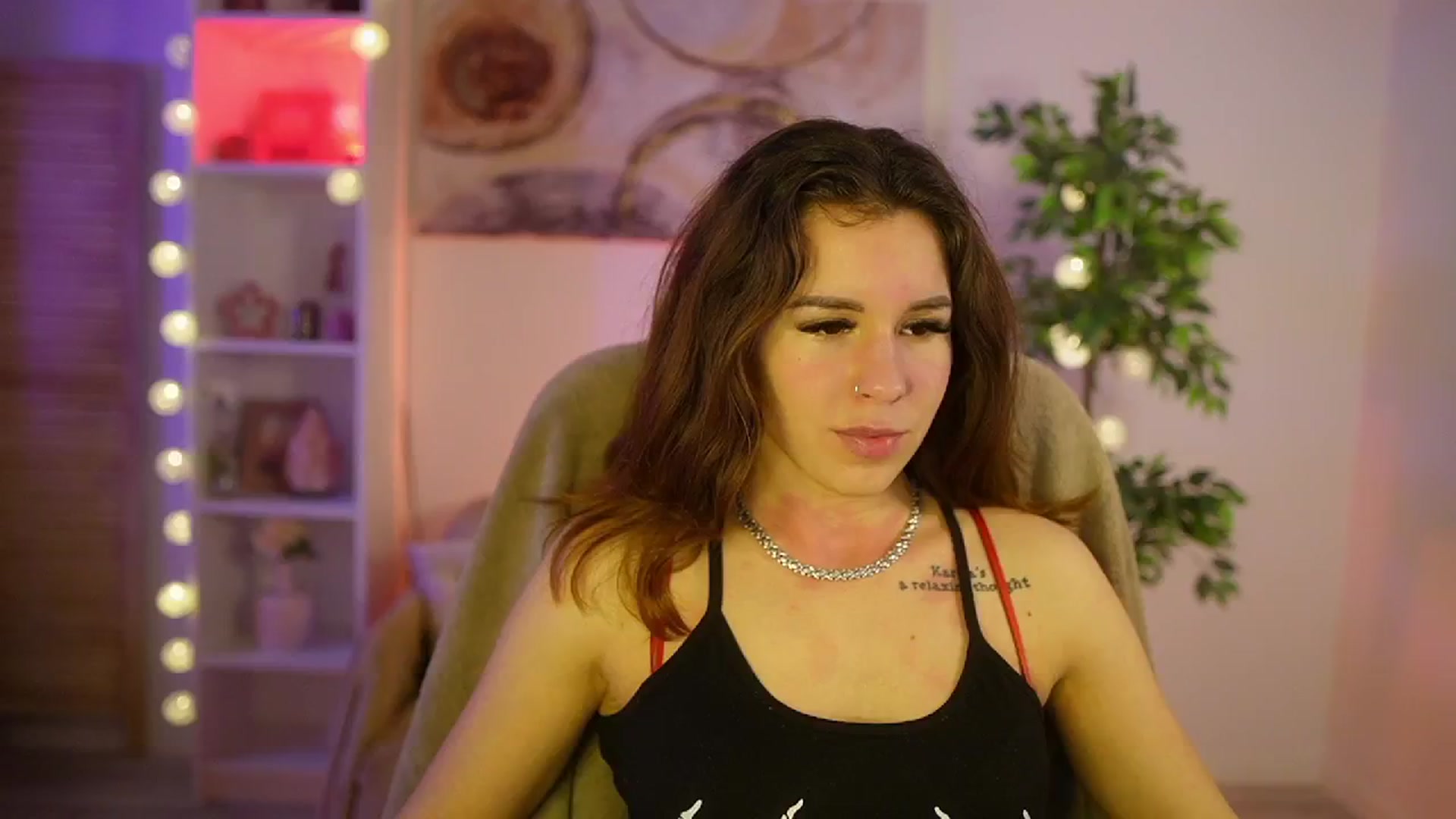 Gallery image thumbnail from Alyssa_Hall's myfreecams stream on, 04/01/2025, 15:00 image 9 of 20