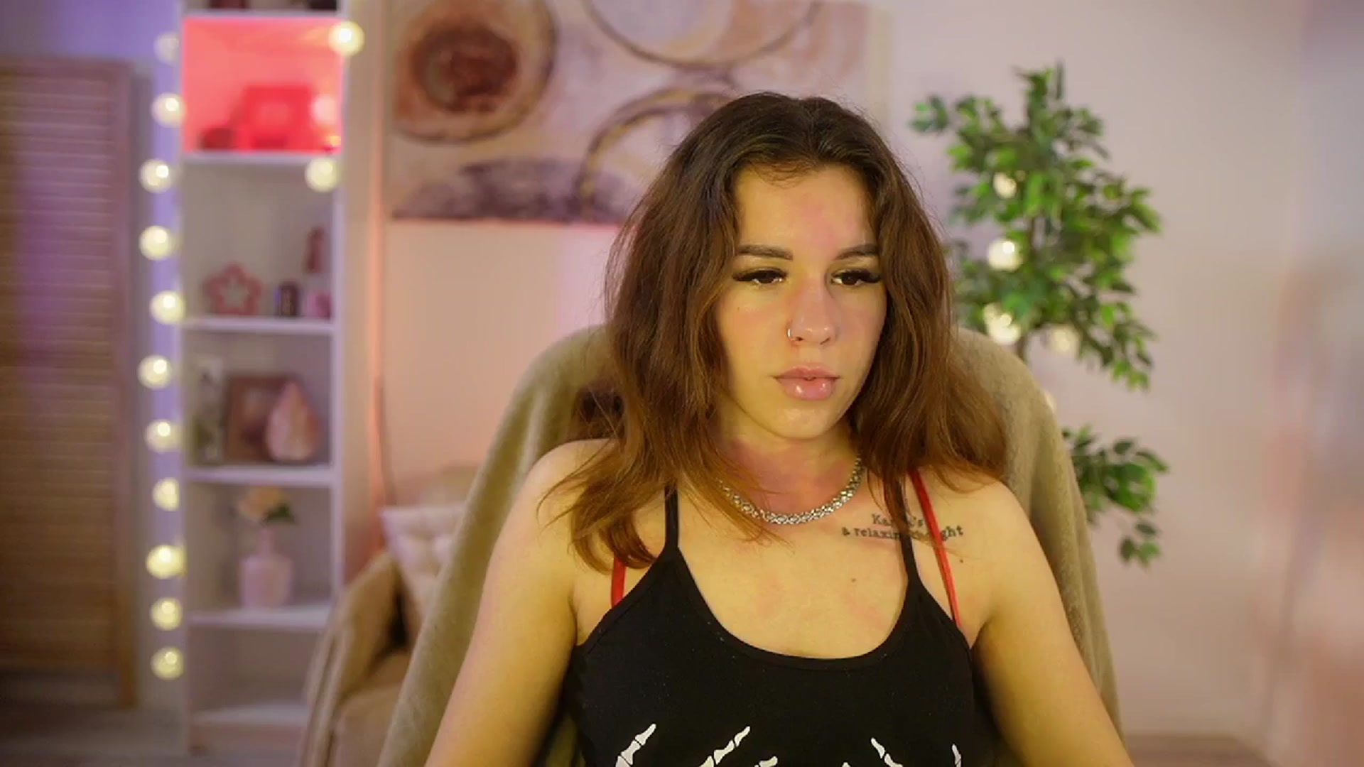 Gallery image thumbnail from Alyssa_Hall's myfreecams stream on, 04/01/2025, 15:00 image 6 of 20