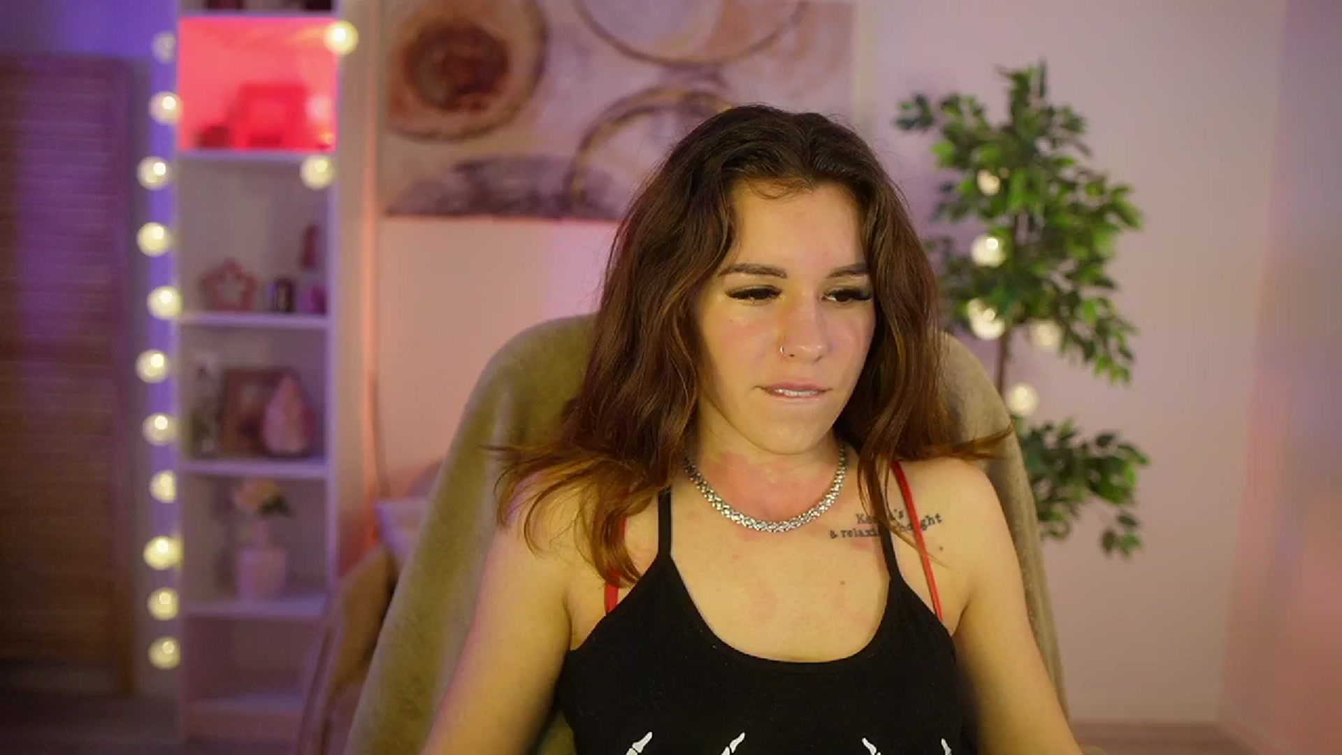 Gallery image thumbnail from Alyssa_Hall's myfreecams stream on, 04/01/2025, 15:00 image 8 of 20