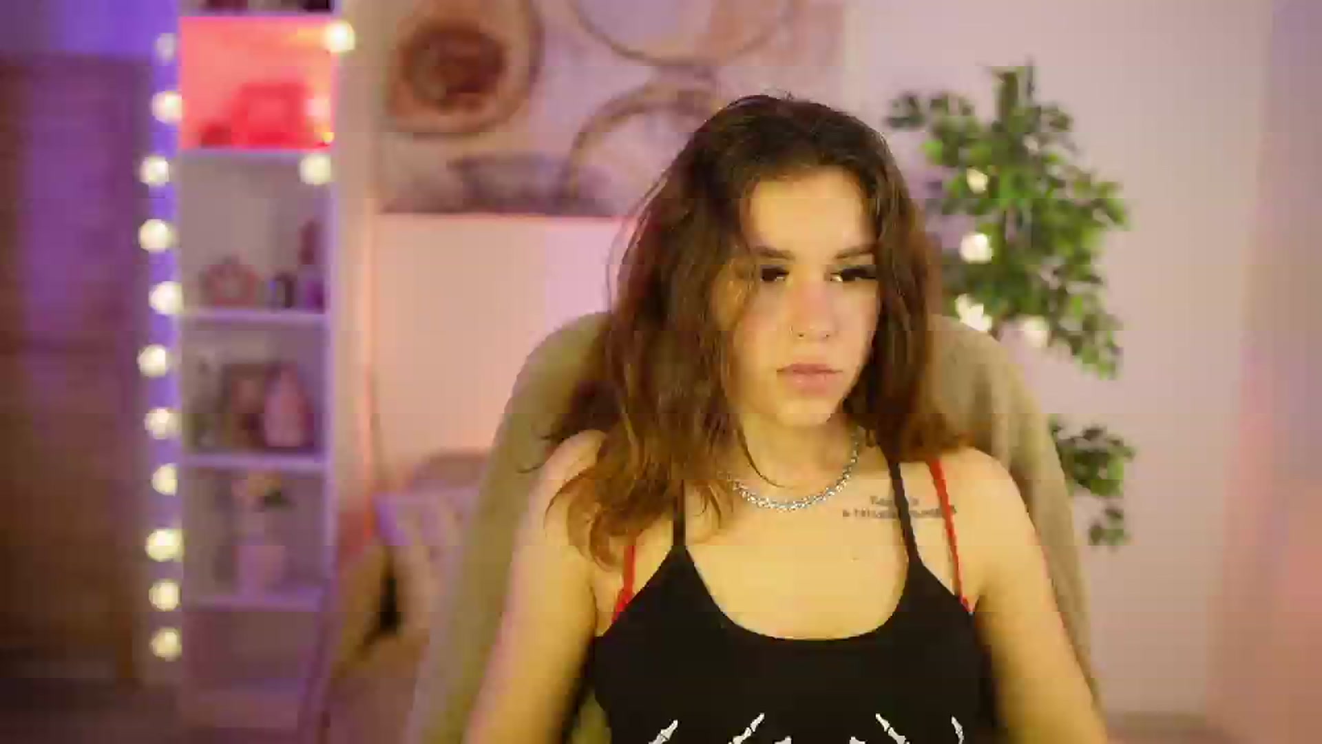 Gallery image thumbnail from Alyssa_Hall's myfreecams stream on, 04/01/2025, 17:04 image 16 of 20